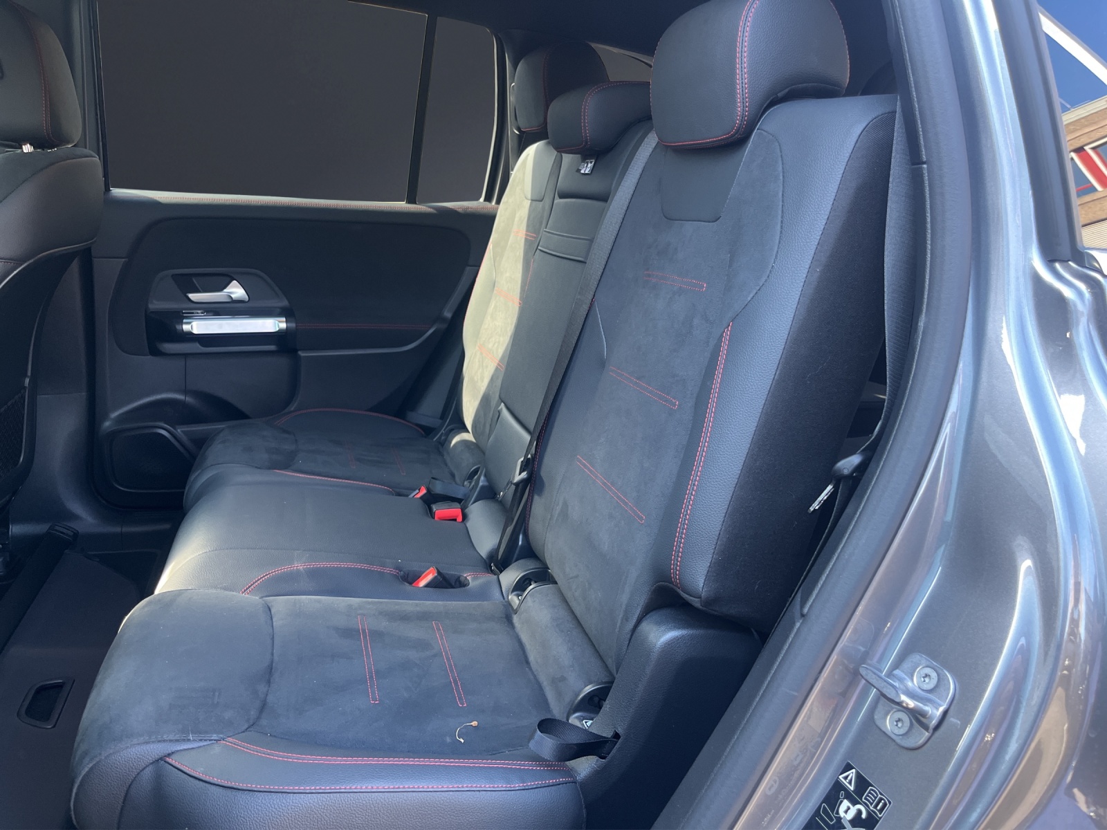 MERCEDES-BENZ EQB 350 4M Swiss Star-image-9