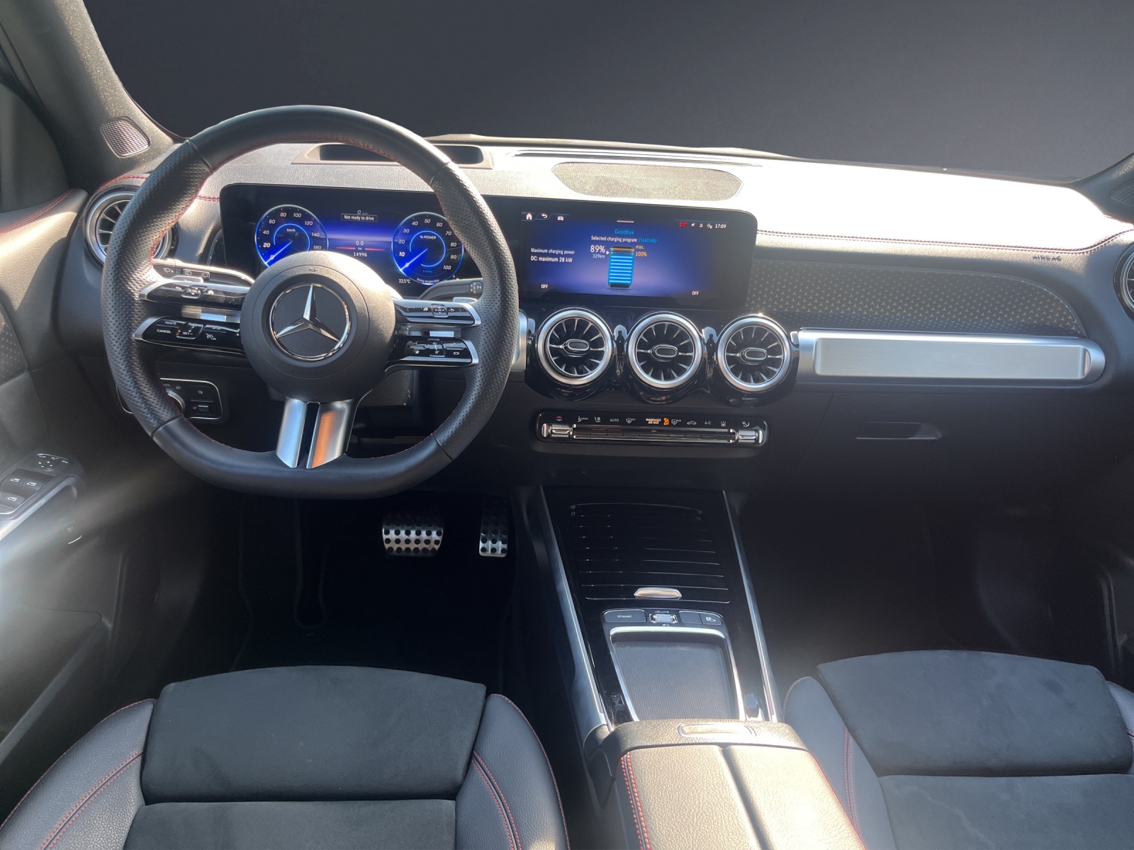 MERCEDES-BENZ EQB 350 4M Swiss Star-image-6