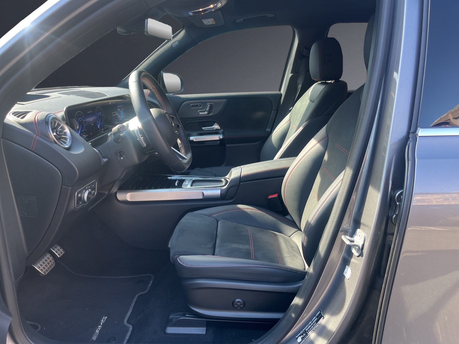 MERCEDES-BENZ EQB 350 4M Swiss Star-image-5