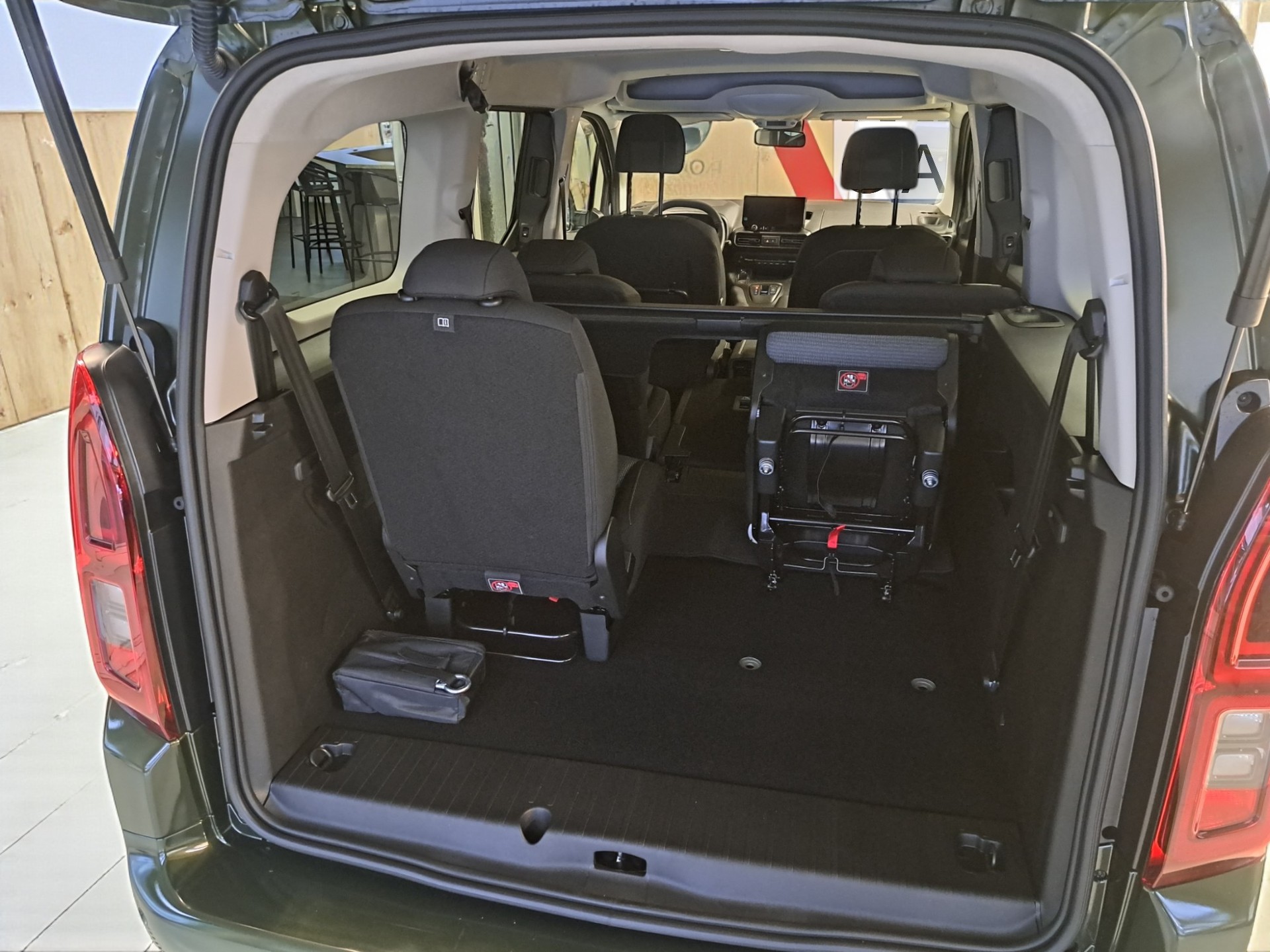 TOYOTA Proace City Verso 1.5 Trend Long-image-9