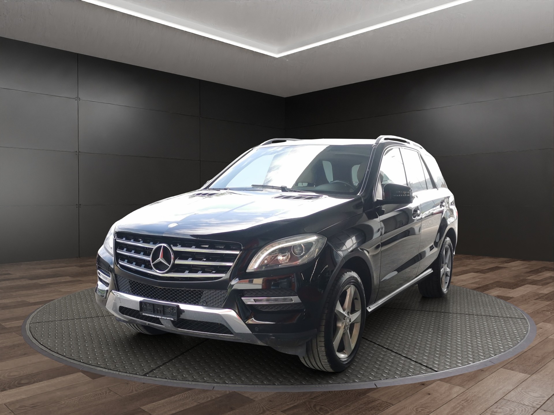 MERCEDES-BENZ ML 350 BlueTEC Executive 4Matic 7G-Tronic-showroom-element-1
