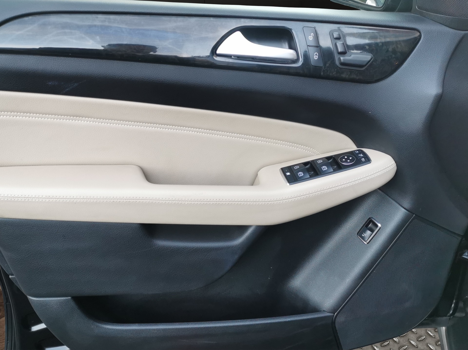 MERCEDES-BENZ ML 350 BlueTEC Executive 4Matic 7G-Tronic-image-13