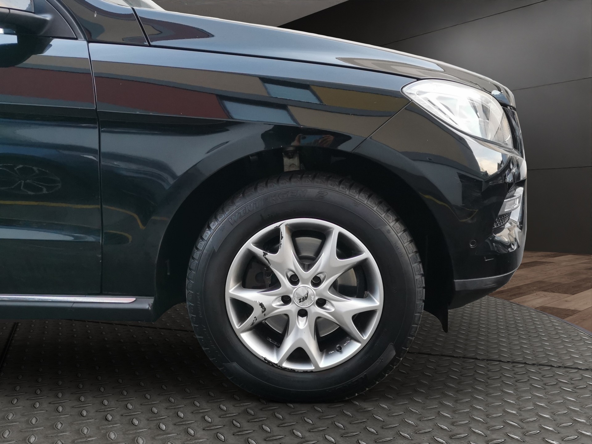 MERCEDES-BENZ ML 350 BlueTEC Executive 4Matic 7G-Tronic-showroom-element-2