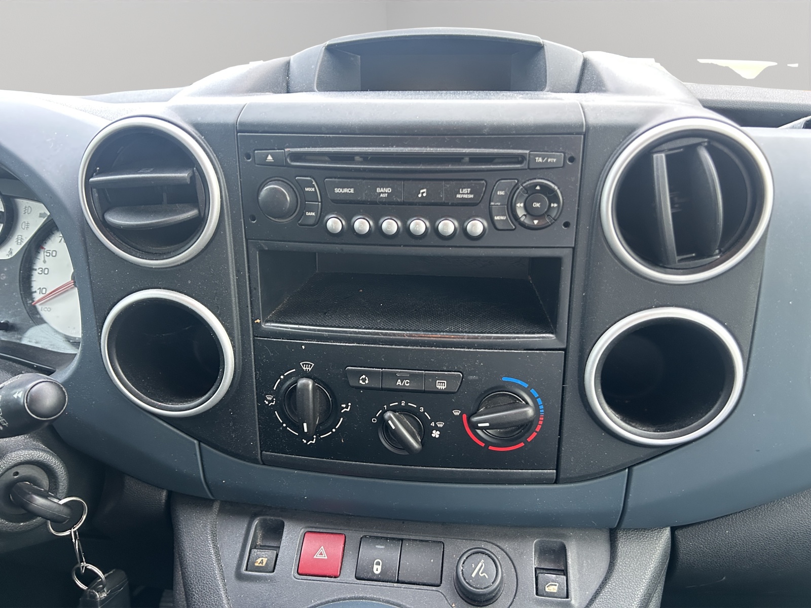 PEUGEOT Partner 1.6 Trendy-image-11