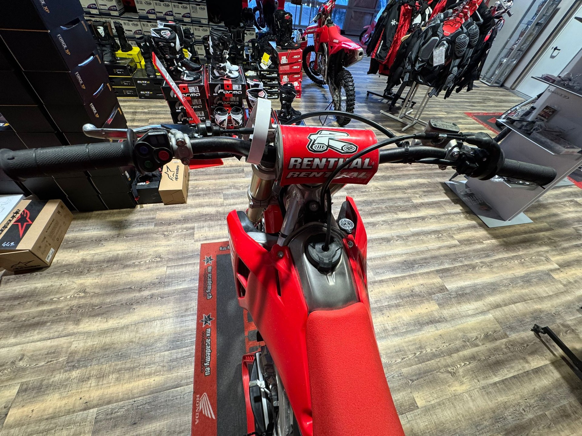 HONDA CRF 250 R *Schulmotorrad* "2025/26*-image-9