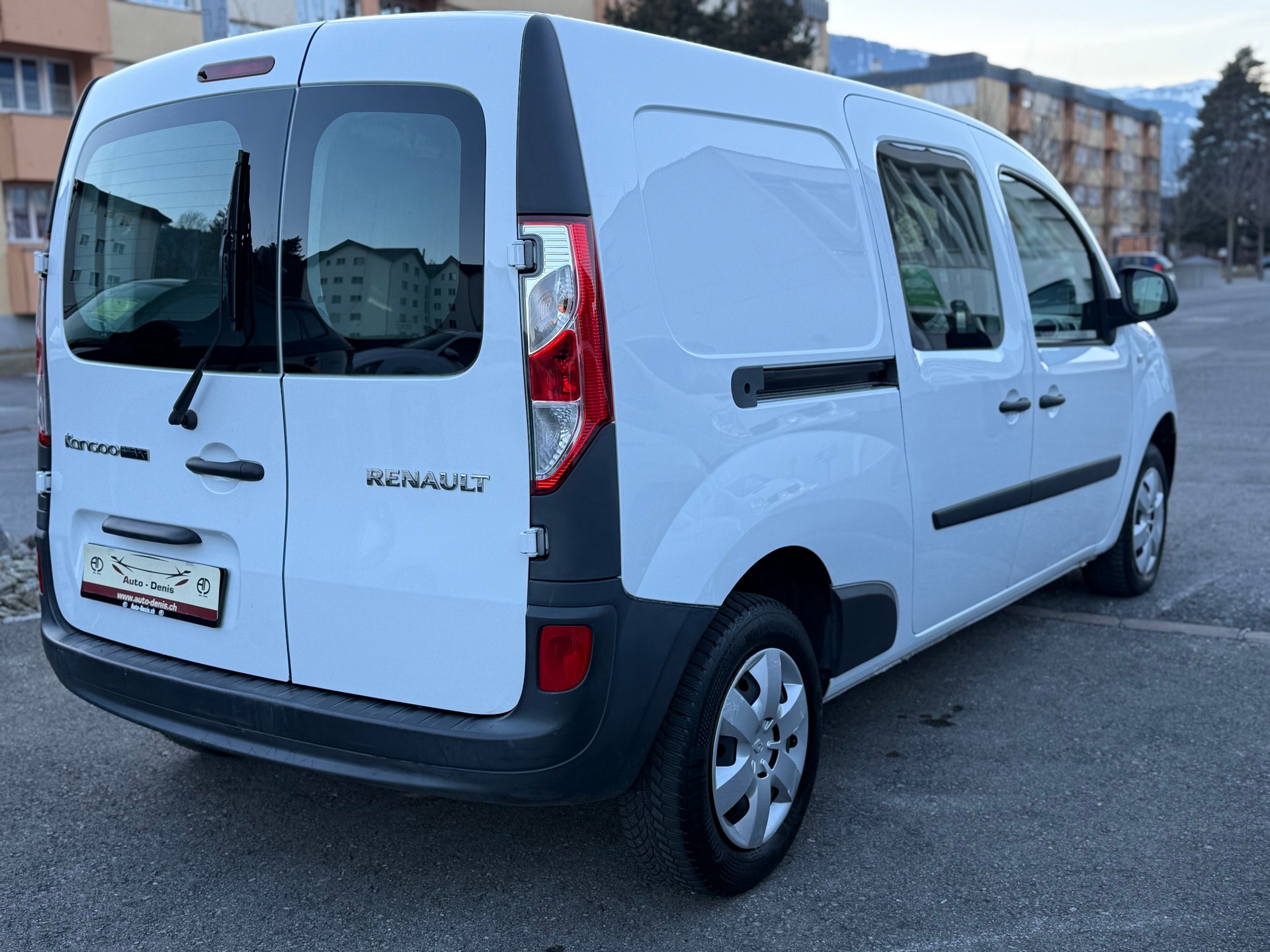 RENAULT KANGOO Expr. Maxi 1.5 dCi 95 Business S/S-image-4