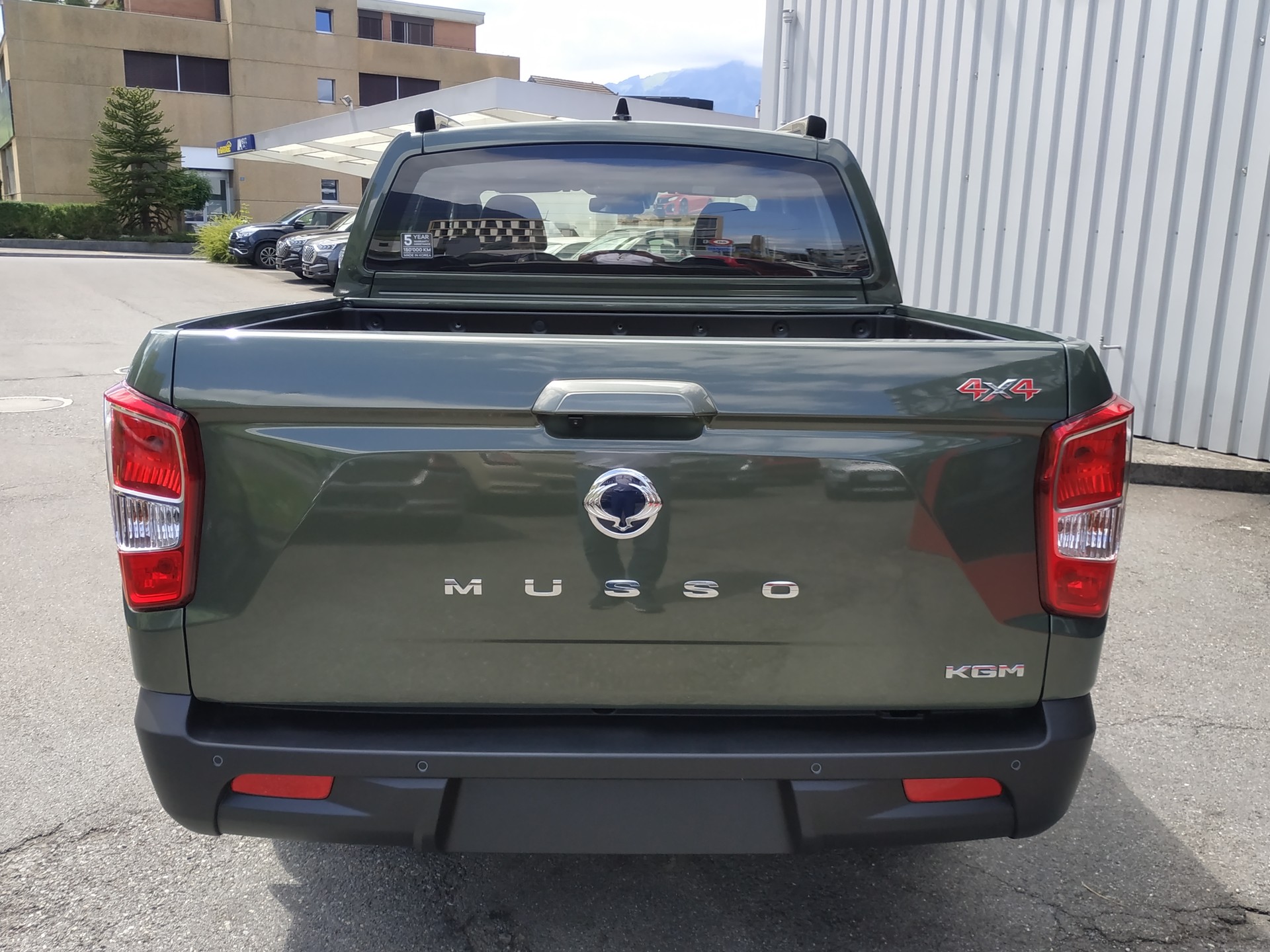 KGM-SsangYong Musso 2.2 Blackline 4WD Automat-image-8