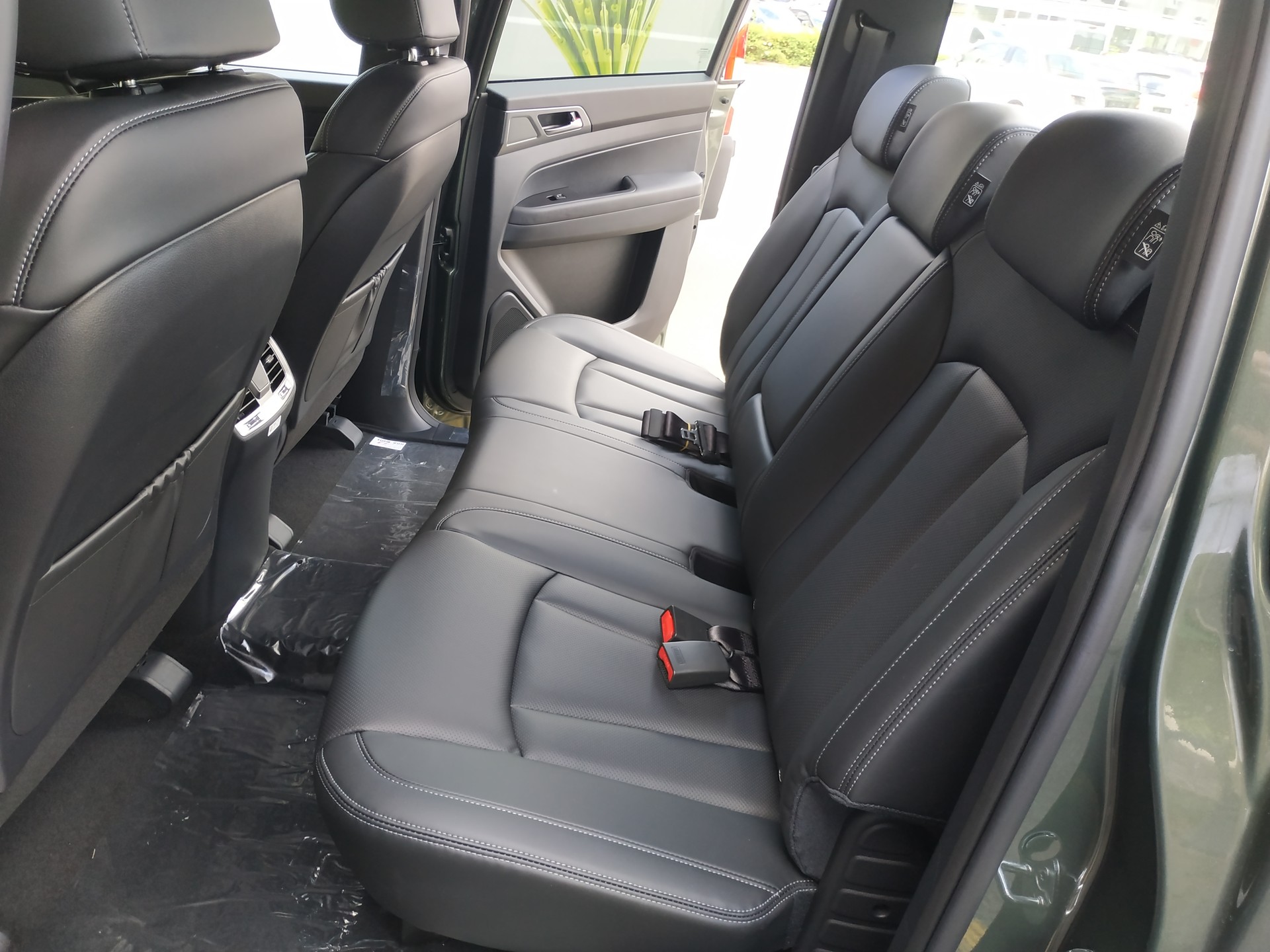 KGM-SsangYong Musso 2.2 Blackline 4WD Automat-image-21