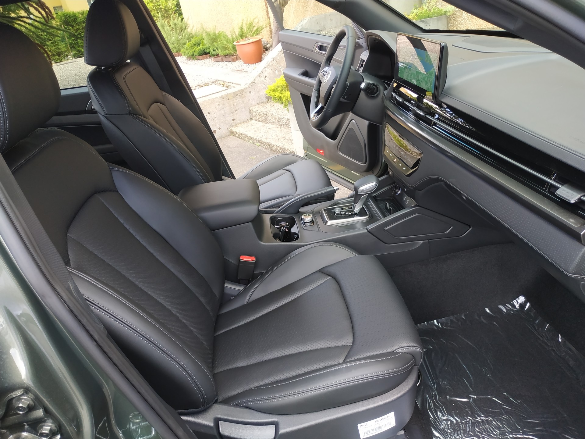 KGM-SsangYong Musso 2.2 Blackline 4WD Automat-image-13