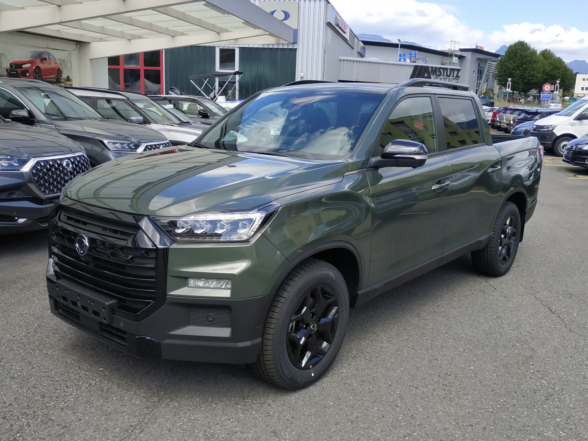 KGM-SsangYong Musso 2.2 Blackline 4WD Automat-showroom-element-2