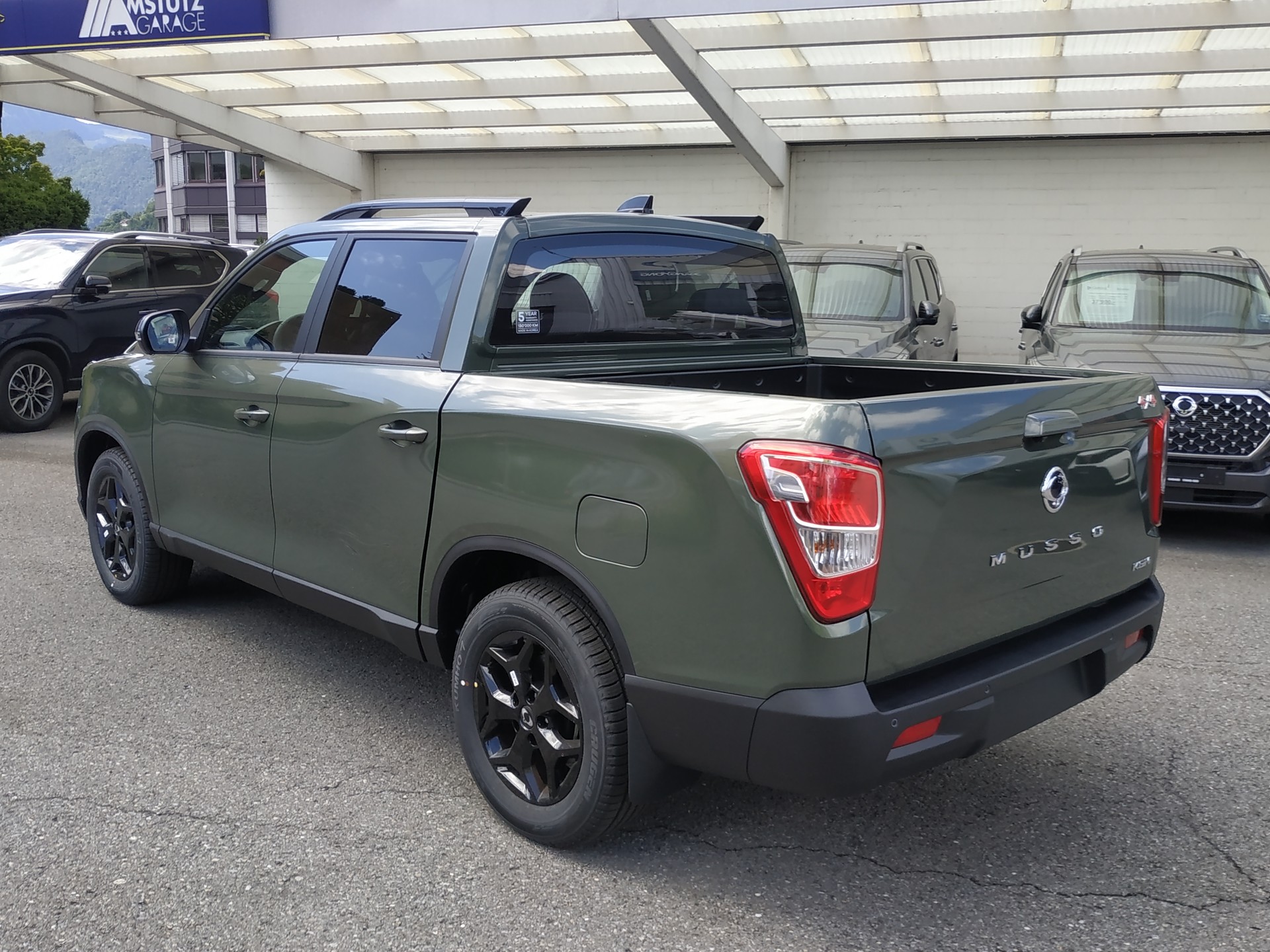 KGM-SsangYong Musso 2.2 Blackline 4WD Automat-image-4