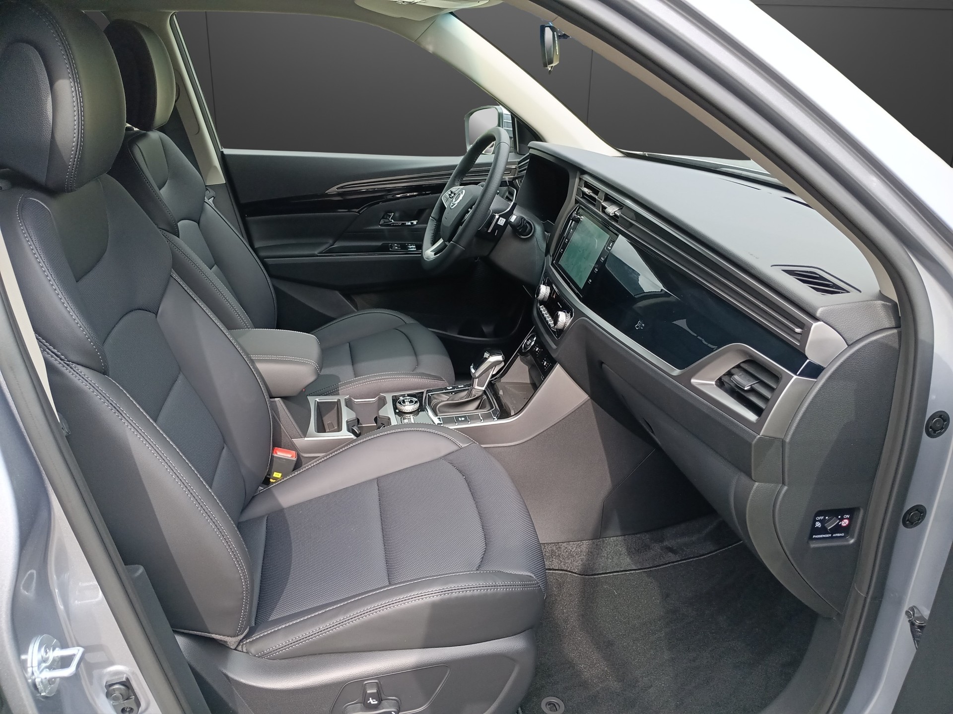 KGM-SsangYong Korando 1.5 T GDI Titanium 4WD Automat-image-16