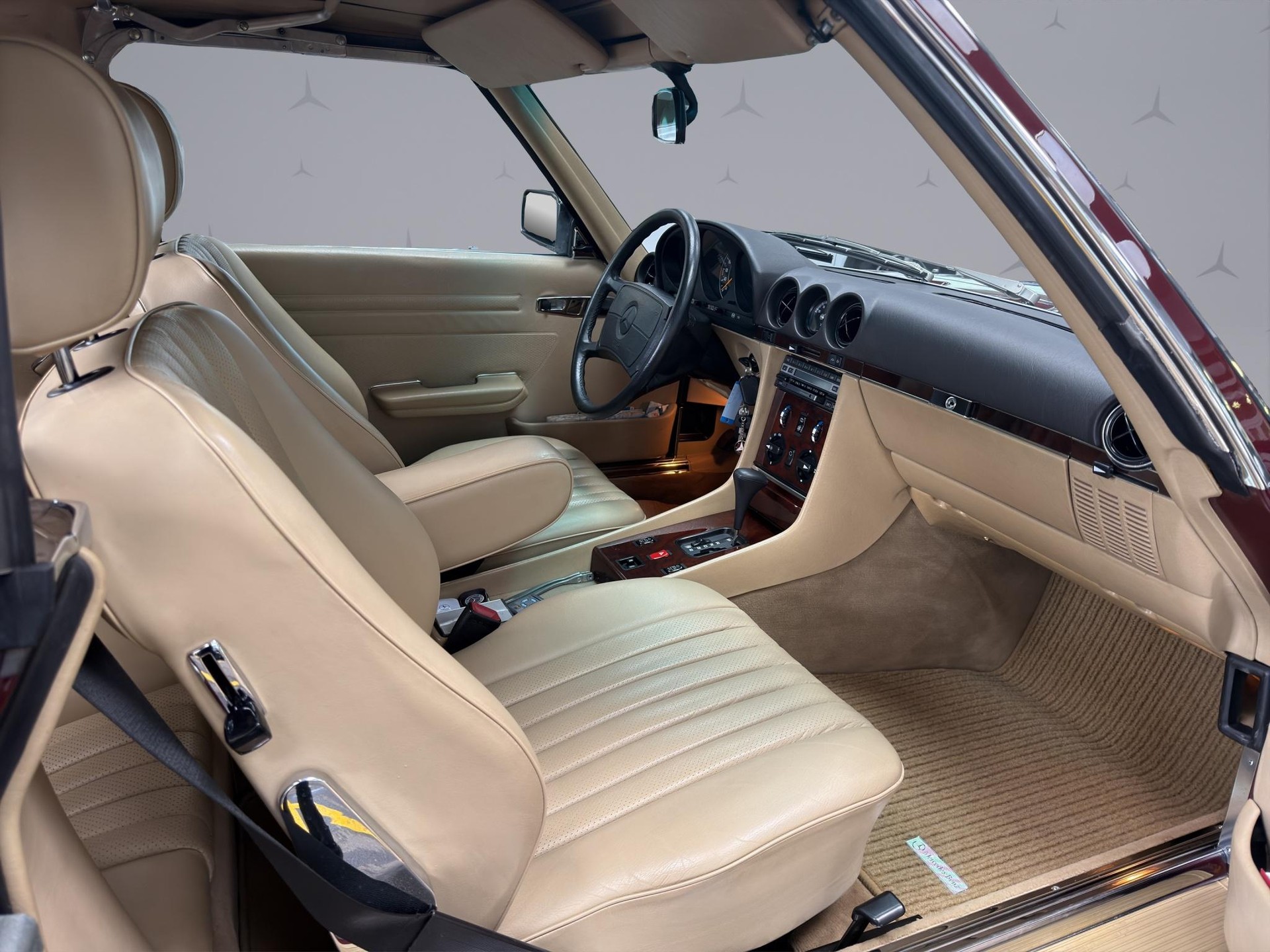 MERCEDES-BENZ R107 Cabriolet 300 SL-image-15