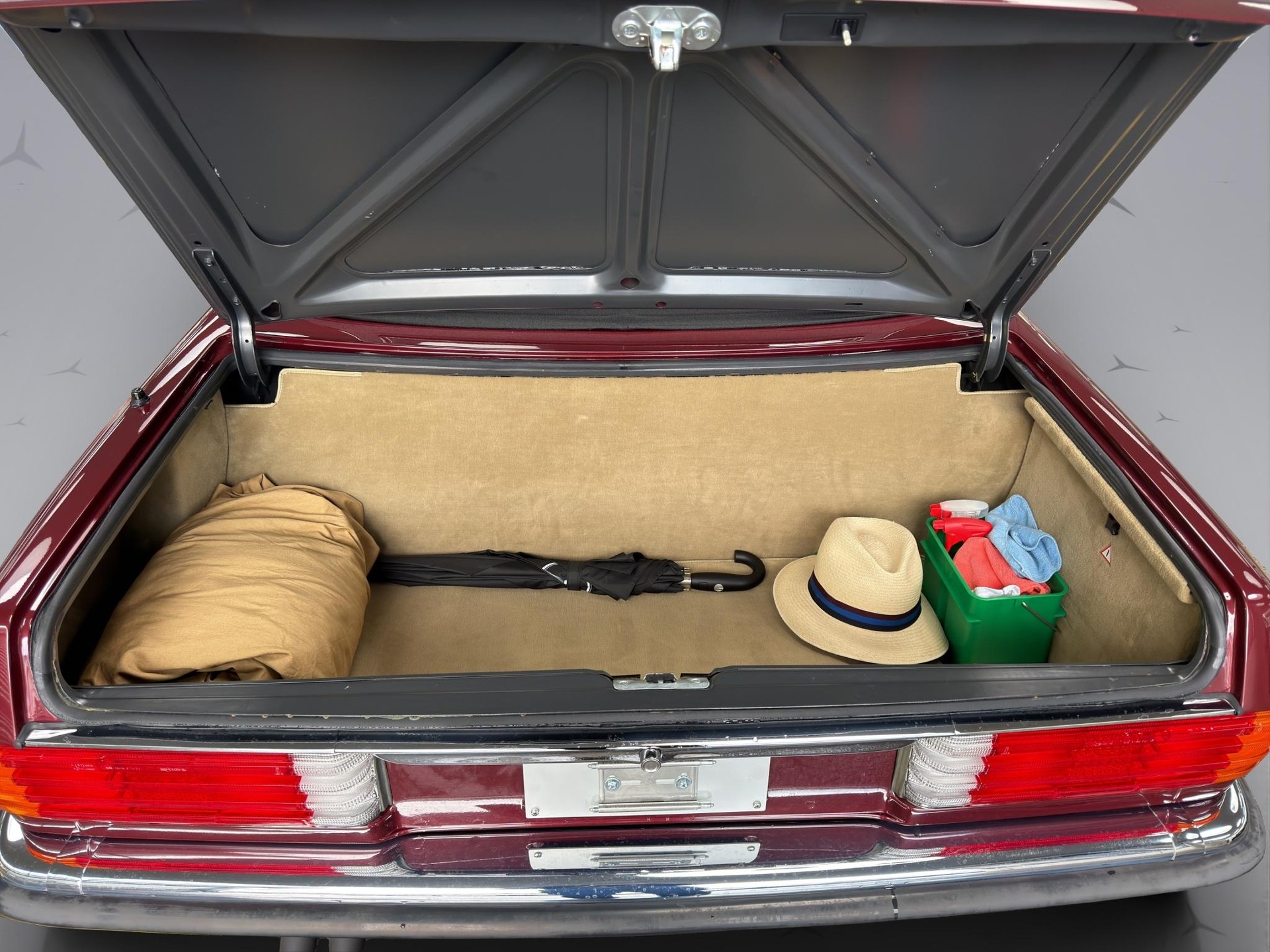 MERCEDES-BENZ R107 Cabriolet 300 SL-image-17