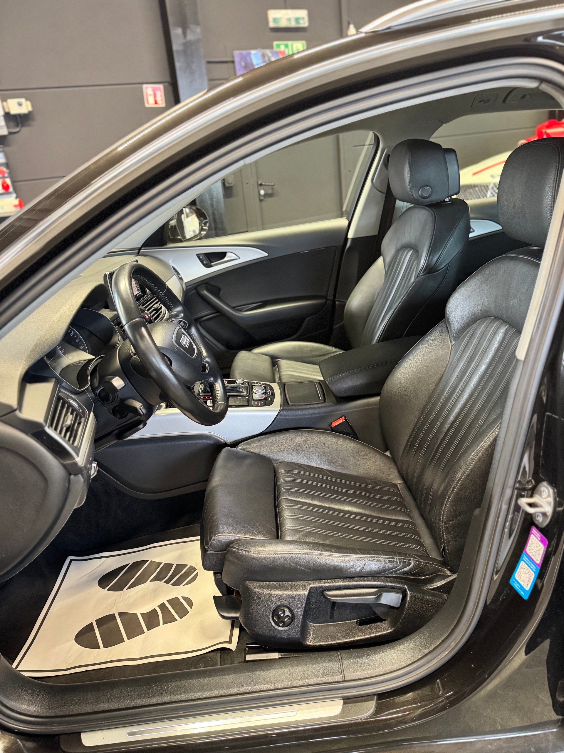 AUDI A6 Avant 2.0 TDI S-tronic *S-LINE EXT*-image-12