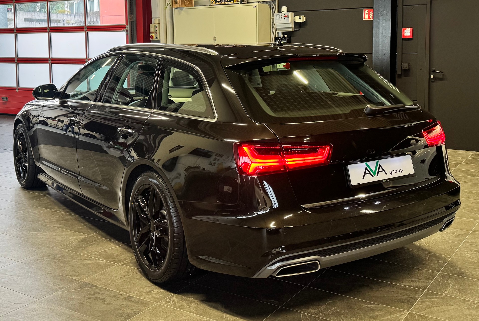 AUDI A6 Avant 2.0 TDI S-tronic *S-LINE EXT*-image-4