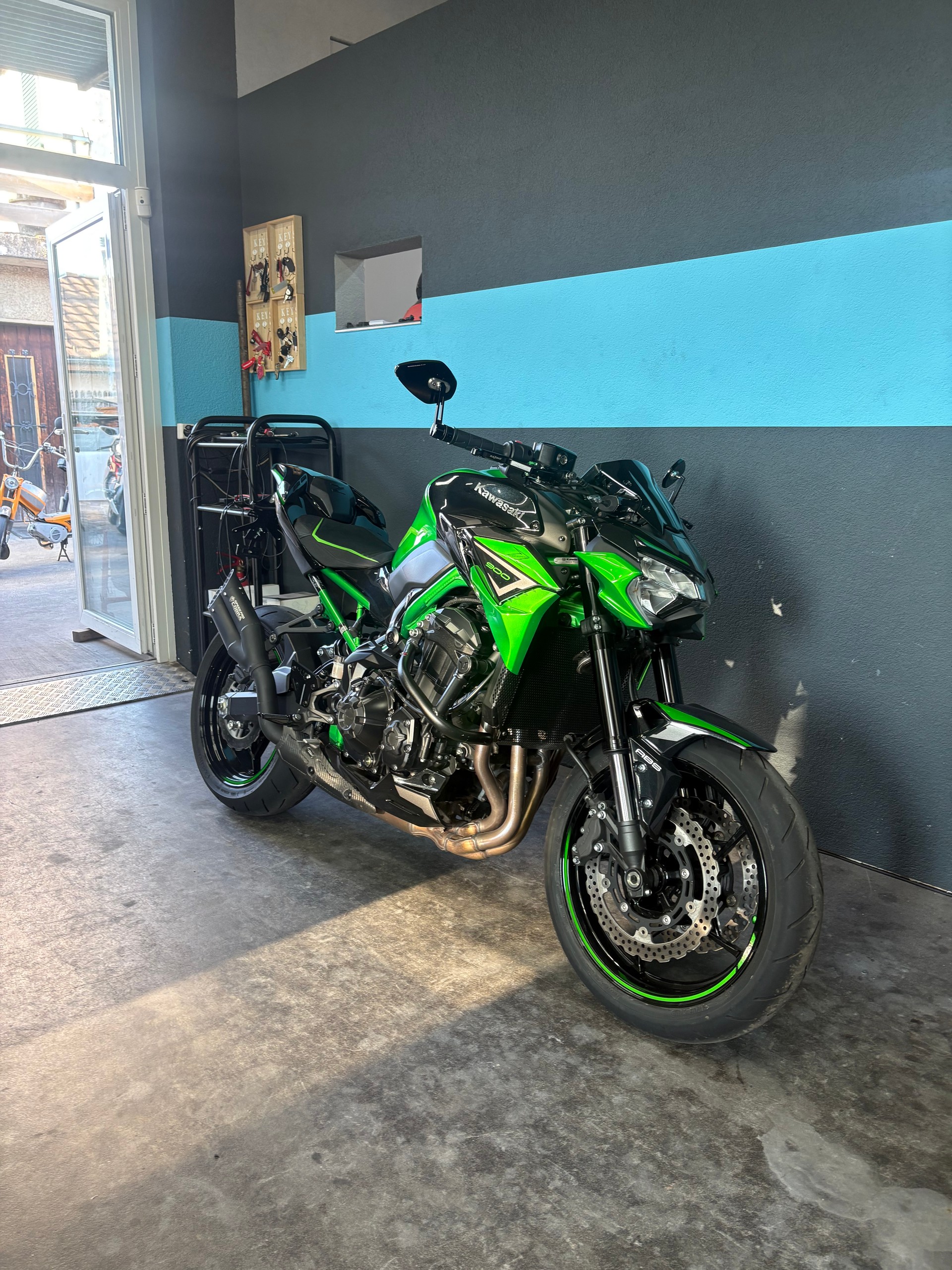 KAWASAKI Z 900-image-2