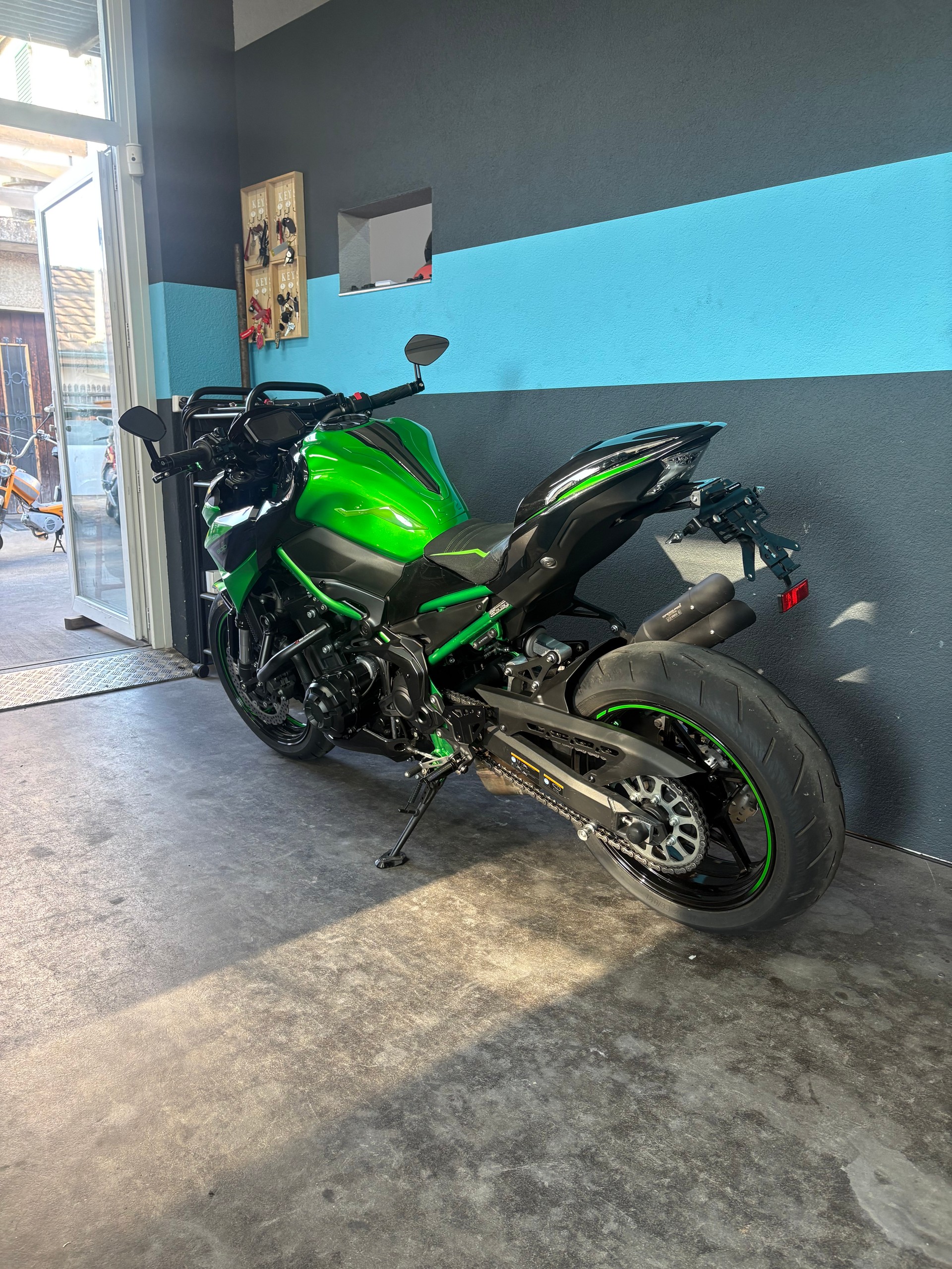 KAWASAKI Z 900-image-5