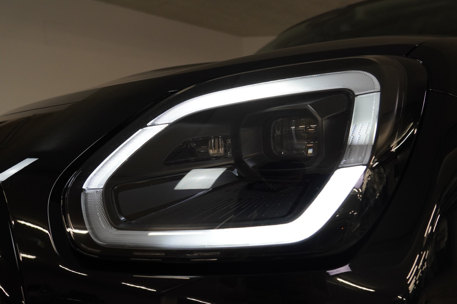MINI Countryman E-image-9