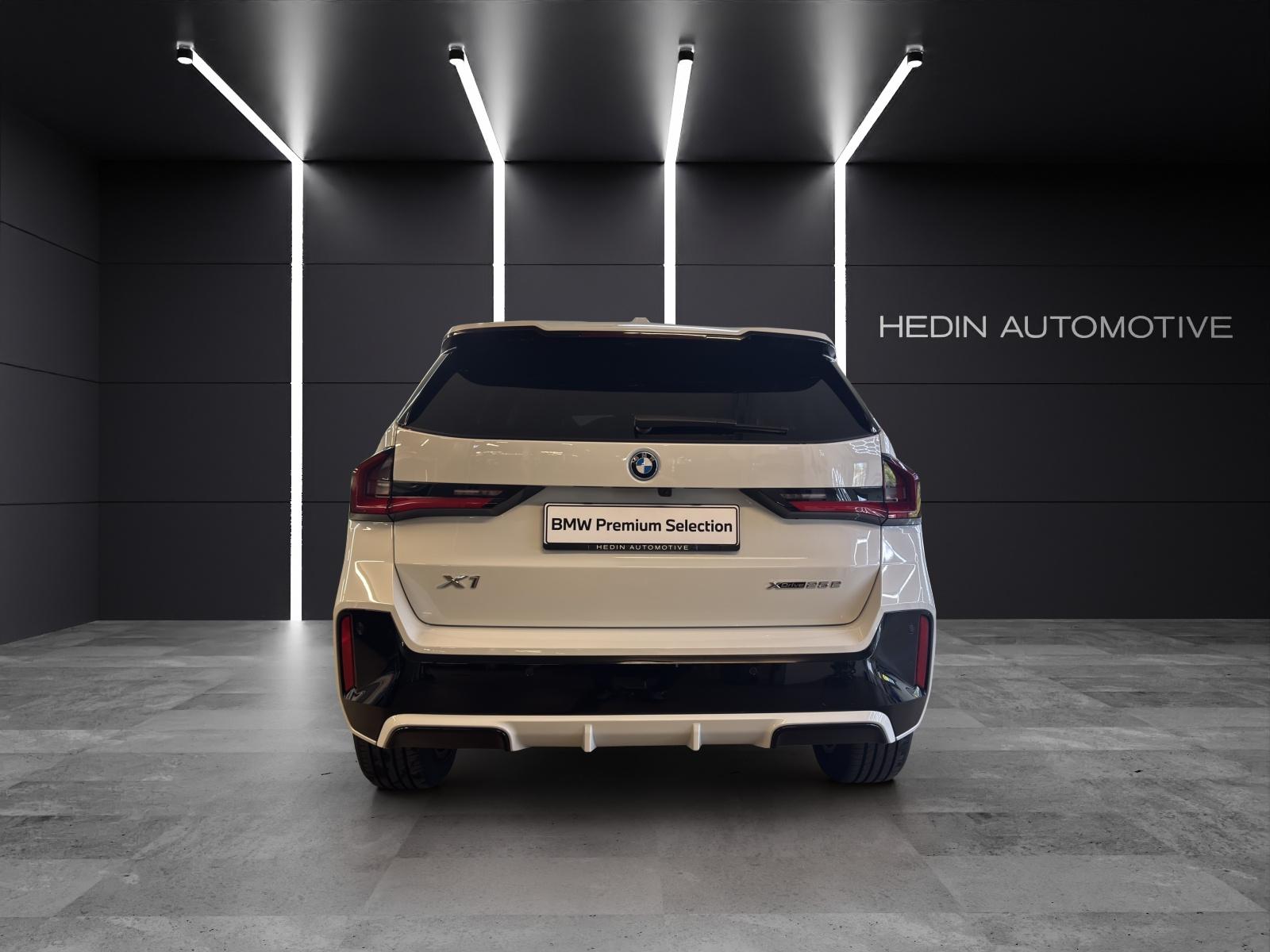 BMW X1 25e xDrive-showroom-element-3