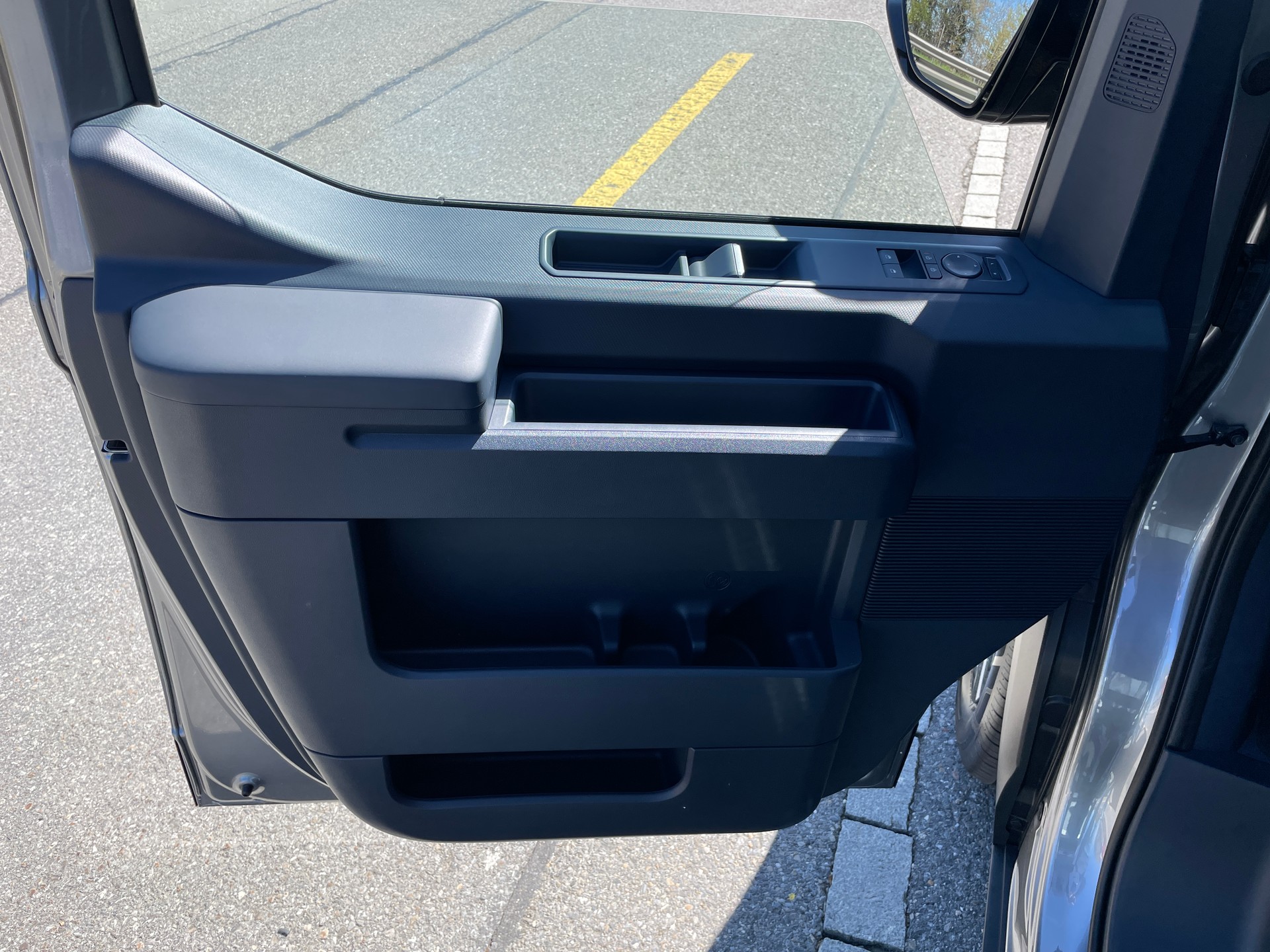 KIA PV5 71.2 kWh Plus-image-10