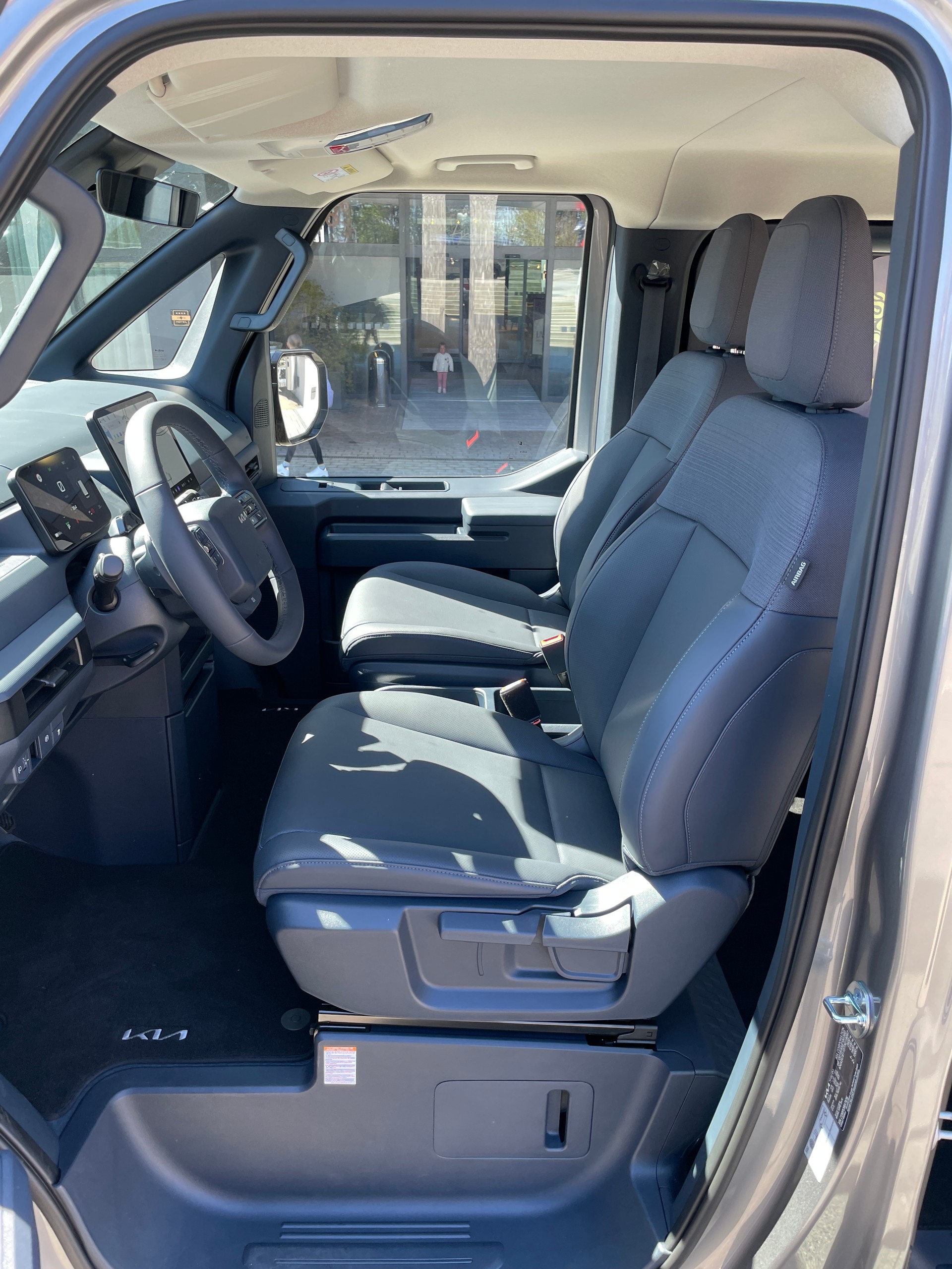 KIA PV5 71.2 kWh Plus-image-11