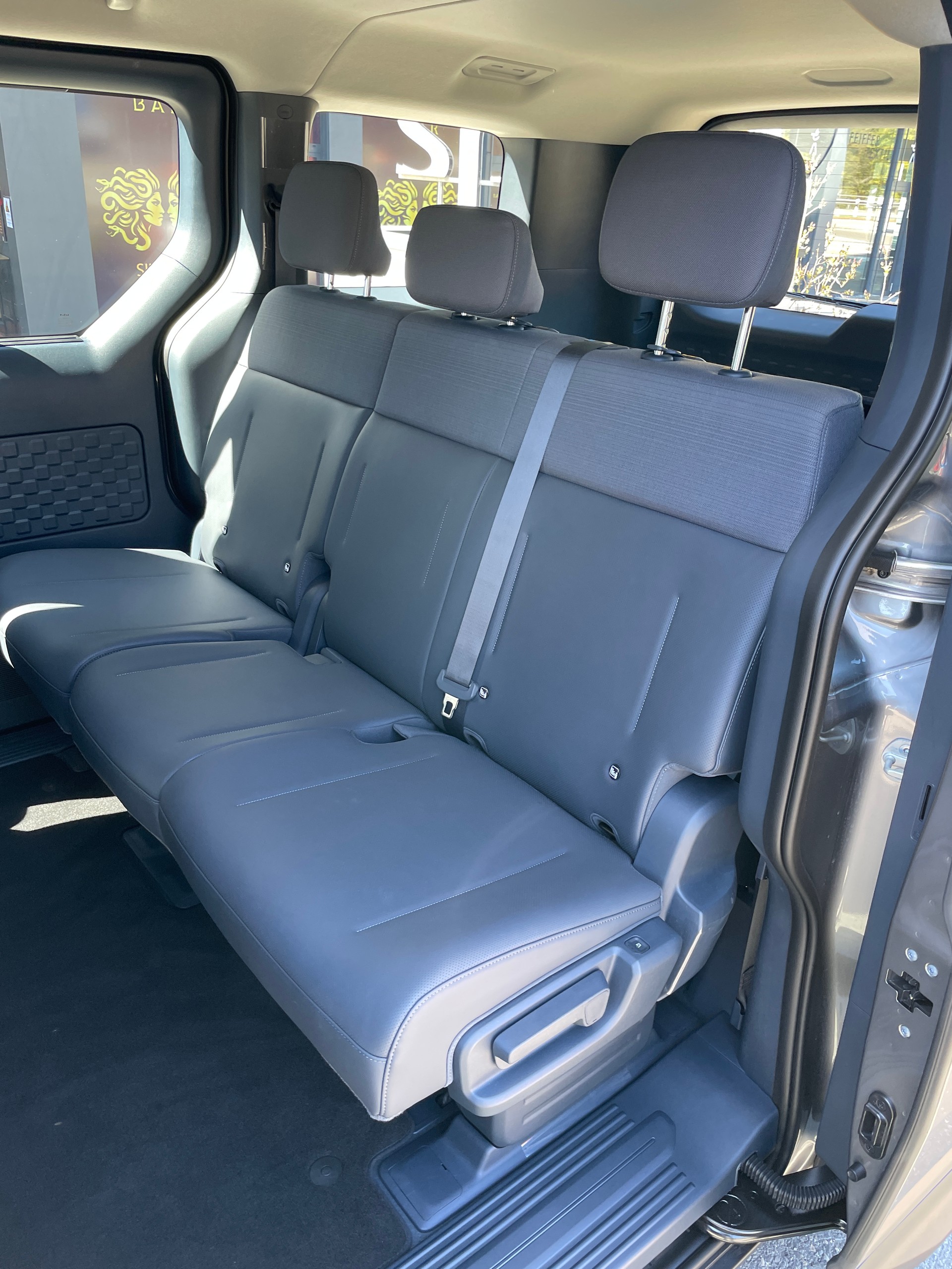 KIA PV5 71.2 kWh Plus-image-15