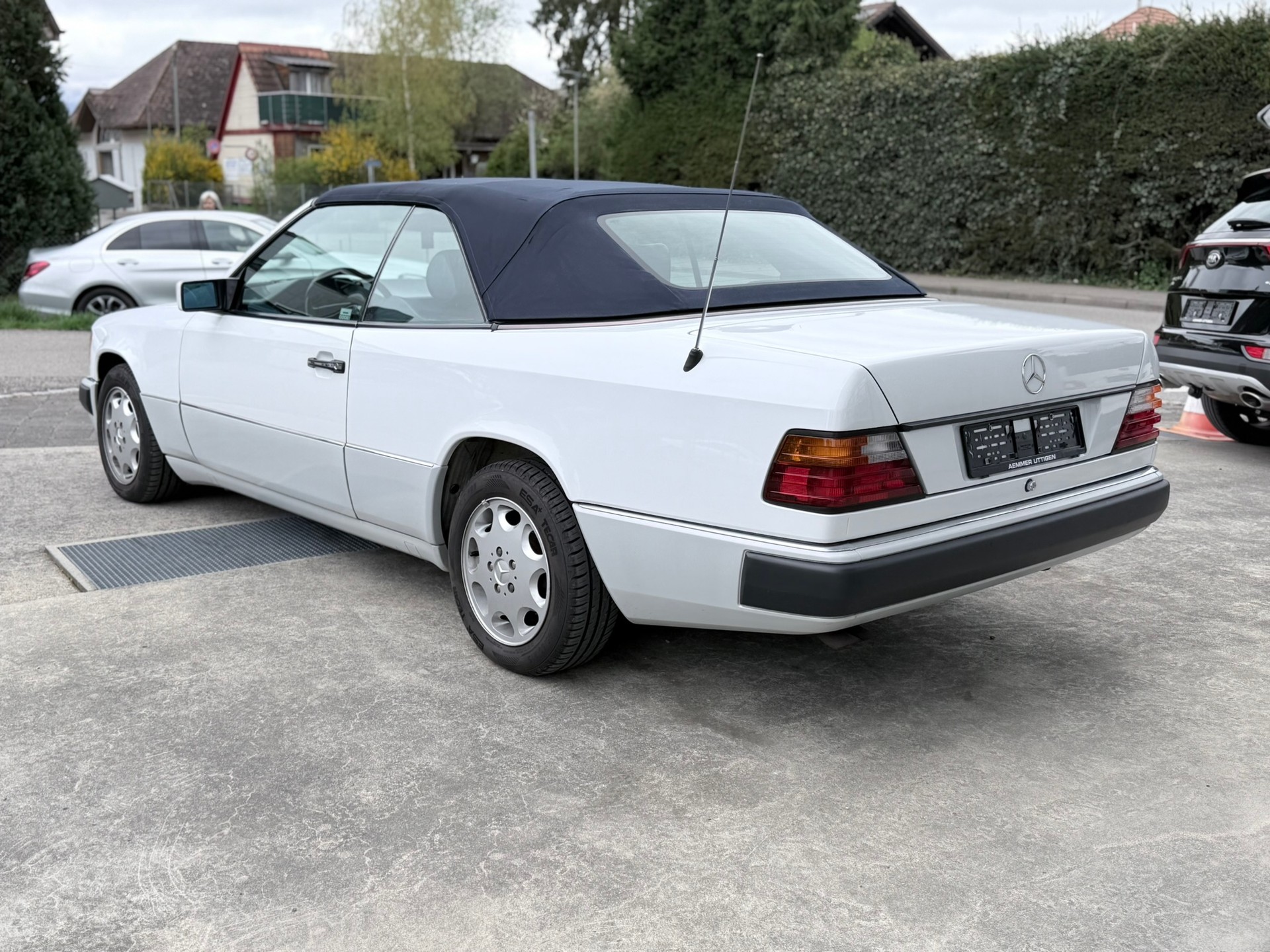MERCEDES-BENZ 300 CE-24 Cabrio-image-7