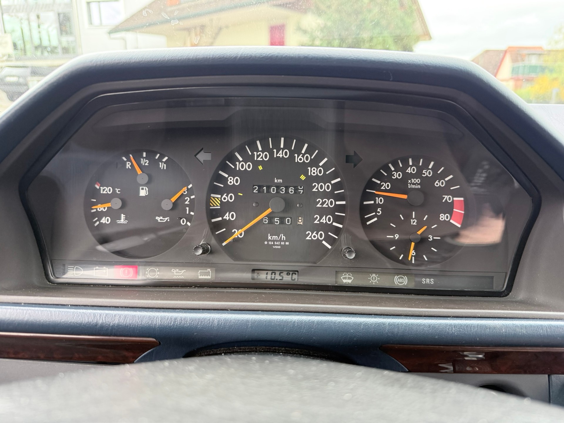 MERCEDES-BENZ 300 CE-24 Cabrio-image-15