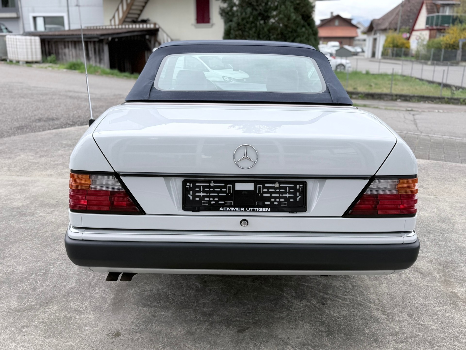 MERCEDES-BENZ 300 CE-24 Cabrio-image-6