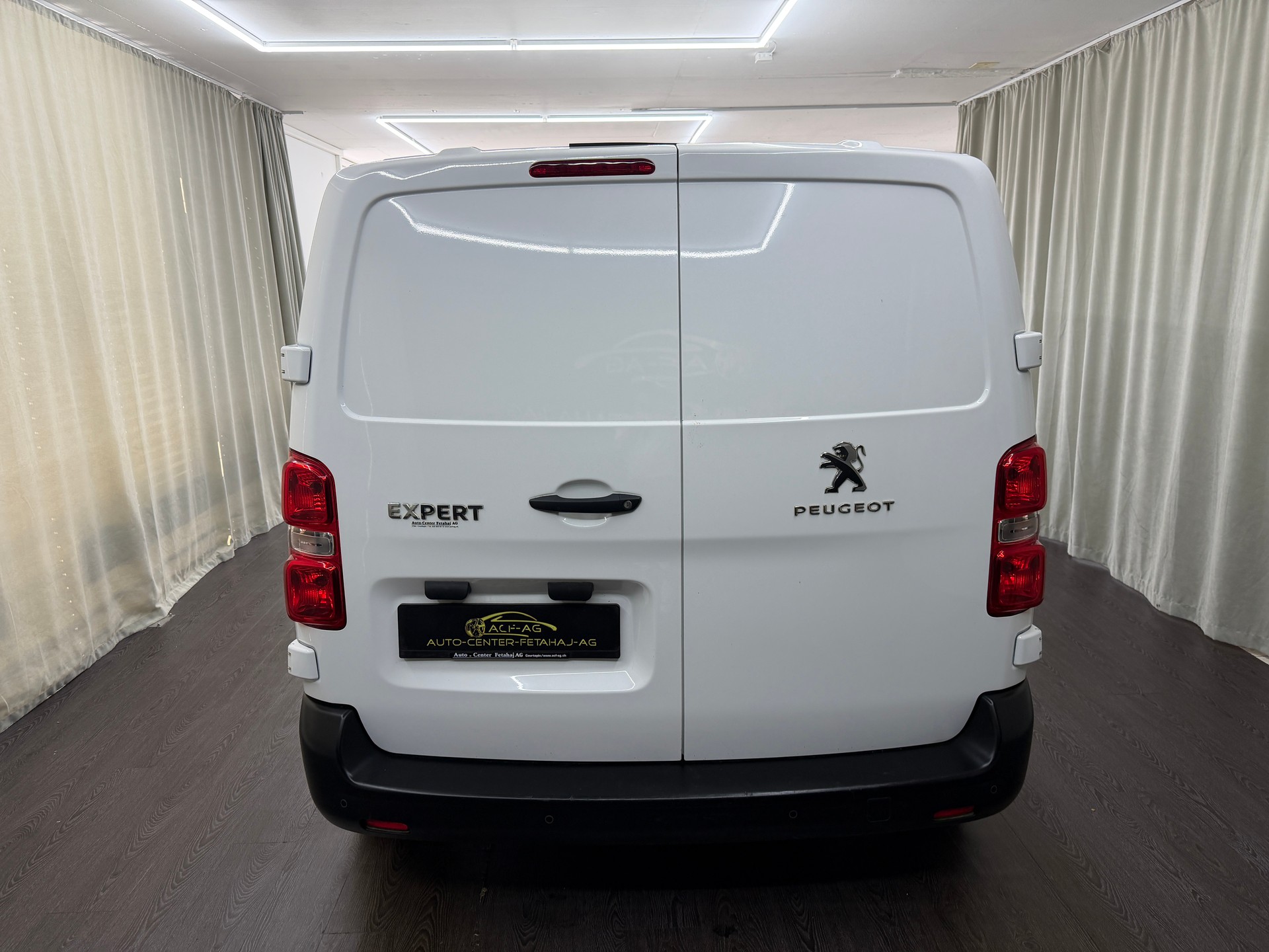 PEUGEOT Expert 1.5 BlueHDi 100 S&S Allure Standard-image-4
