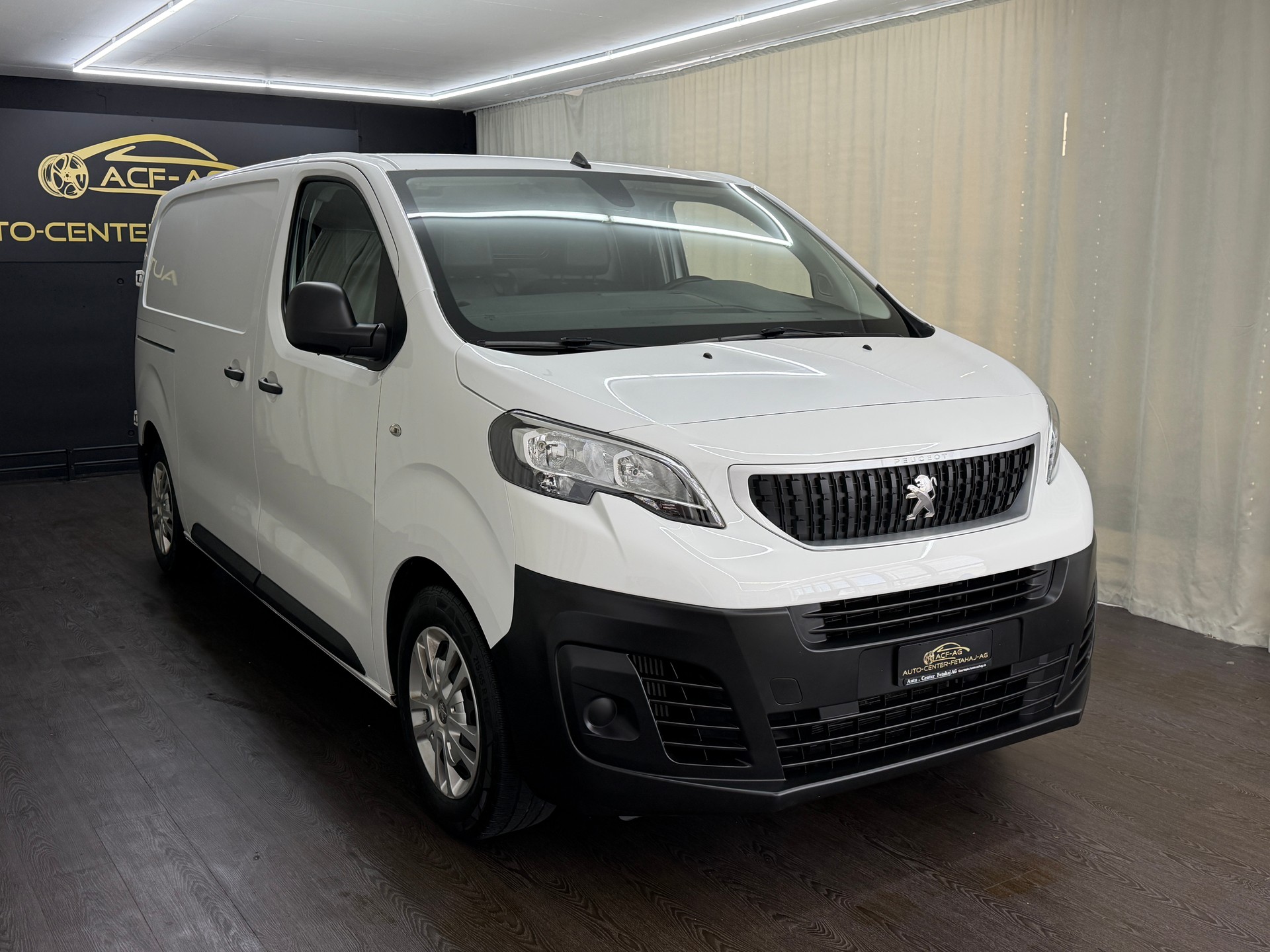 PEUGEOT Expert 1.5 BlueHDi 100 S&S Allure Standard-showroom-element-2