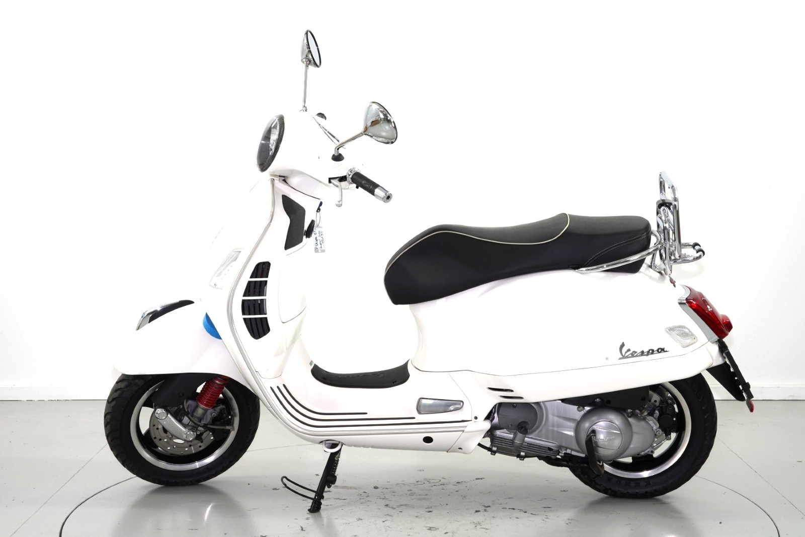 PIAGGIO Vespa 300 GTS Super ABS-image-4