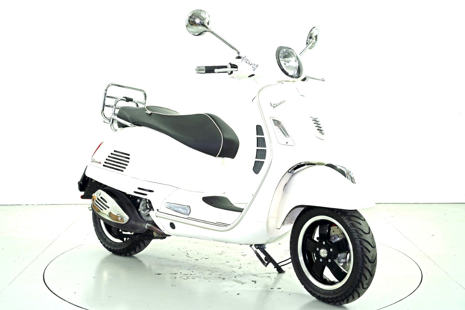 PIAGGIO Vespa 300 GTS Super ABS-image-1