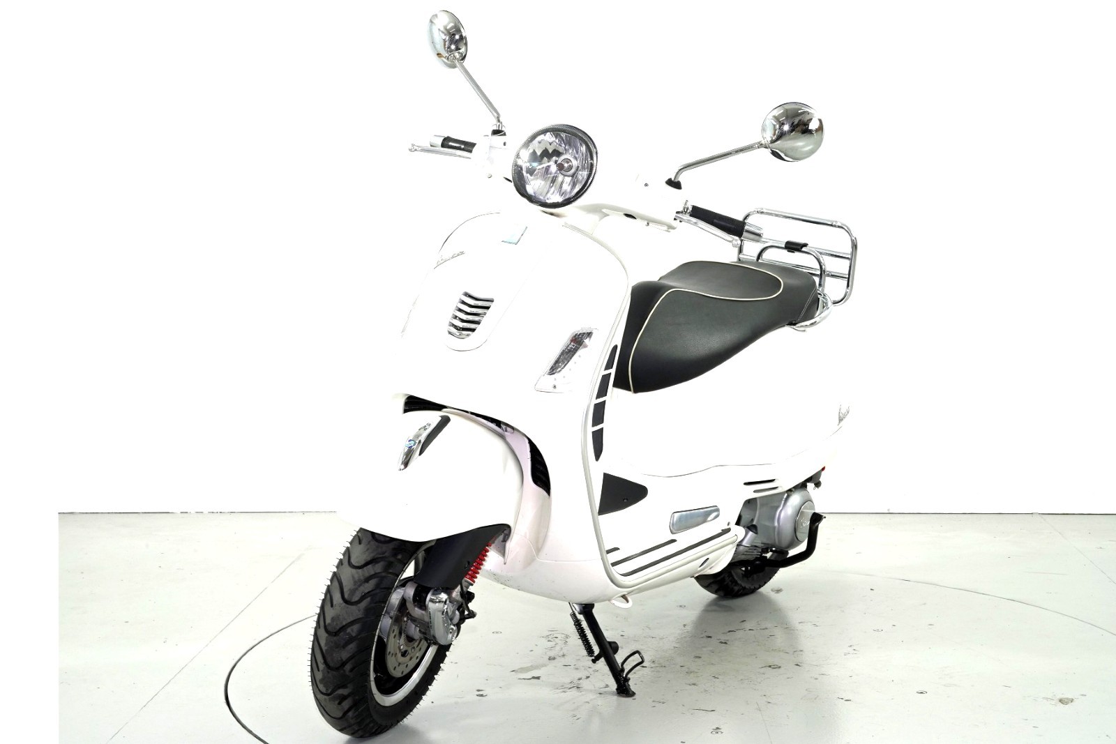 PIAGGIO Vespa 300 GTS Super ABS-image-2