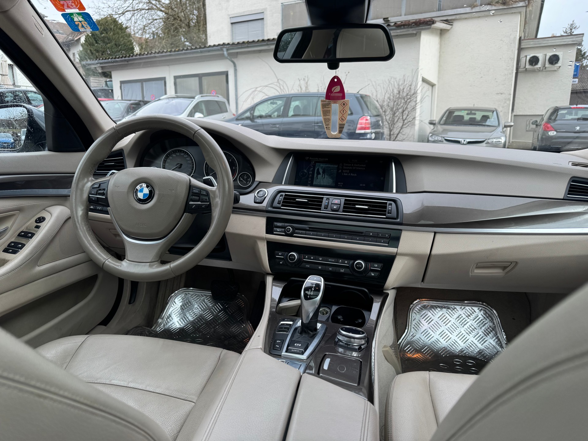 BMW 530d Touring xDrive Modern Line Steptronic-image-7