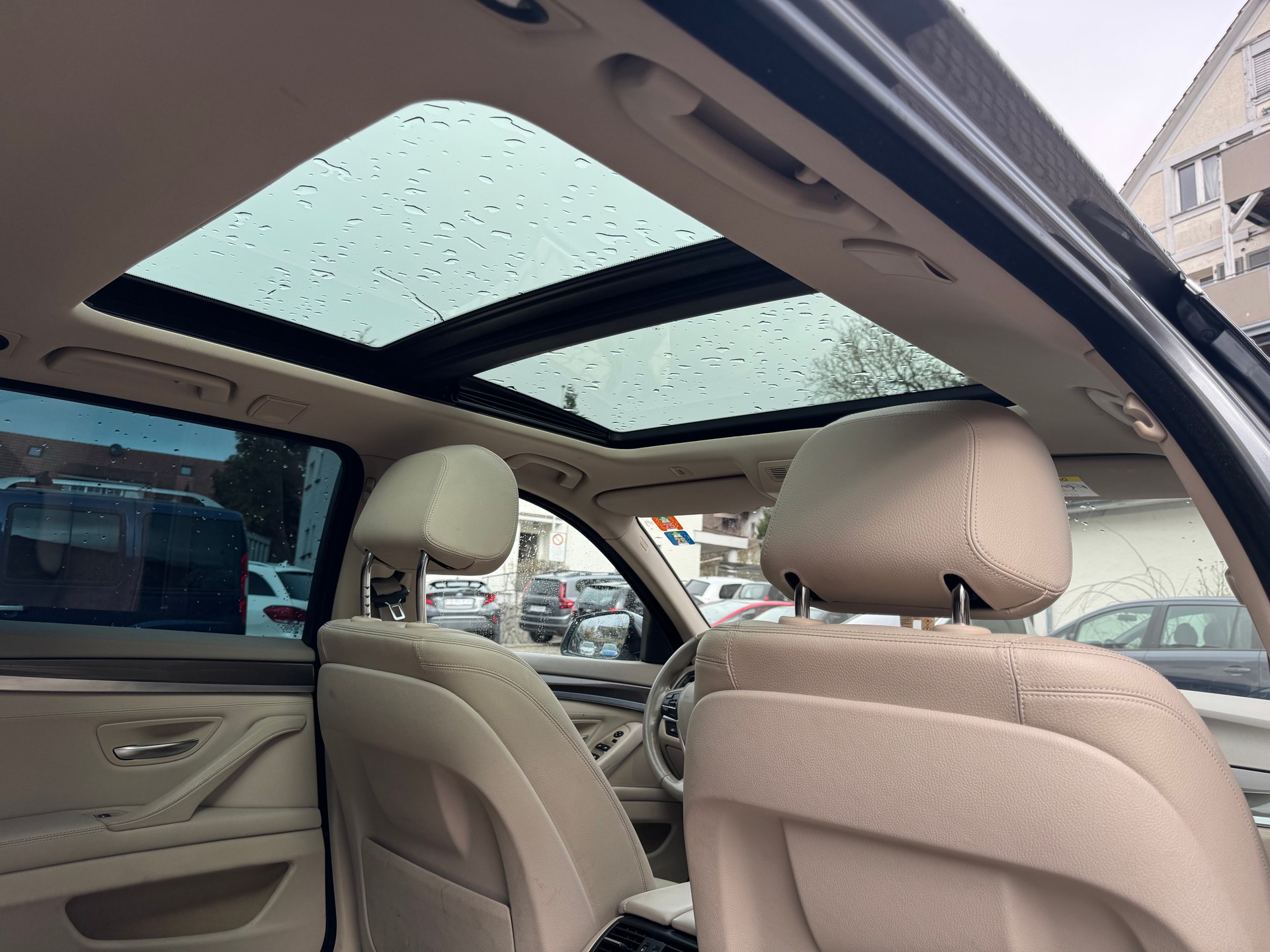 BMW 530d Touring xDrive Modern Line Steptronic-image-6