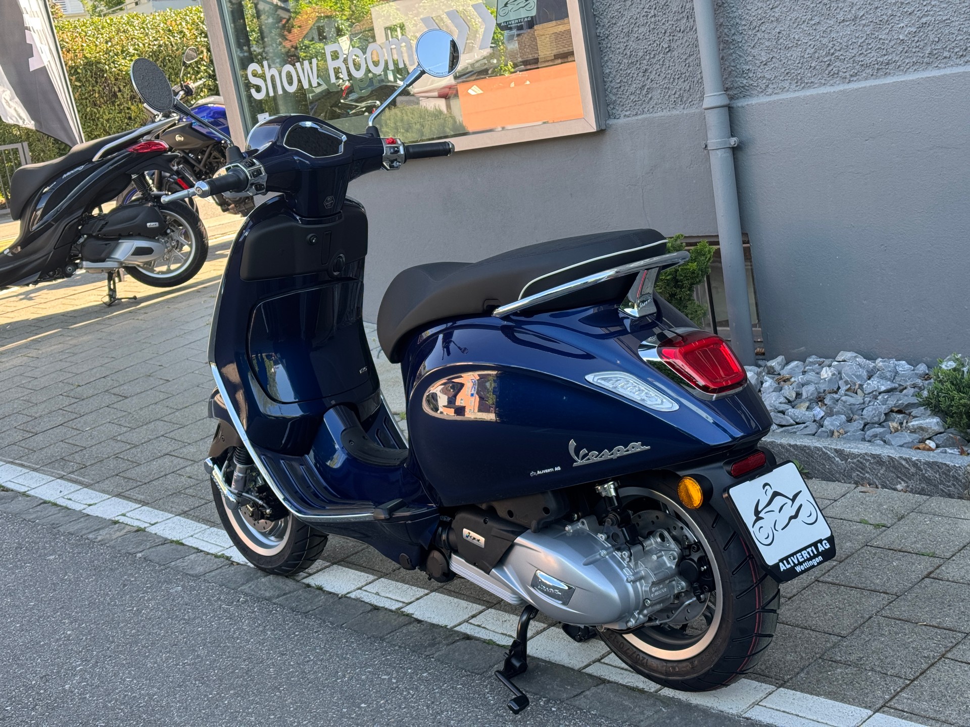 PIAGGIO Vespa 125 Primavera 2026 Keyless Go & LCD Display-image-6