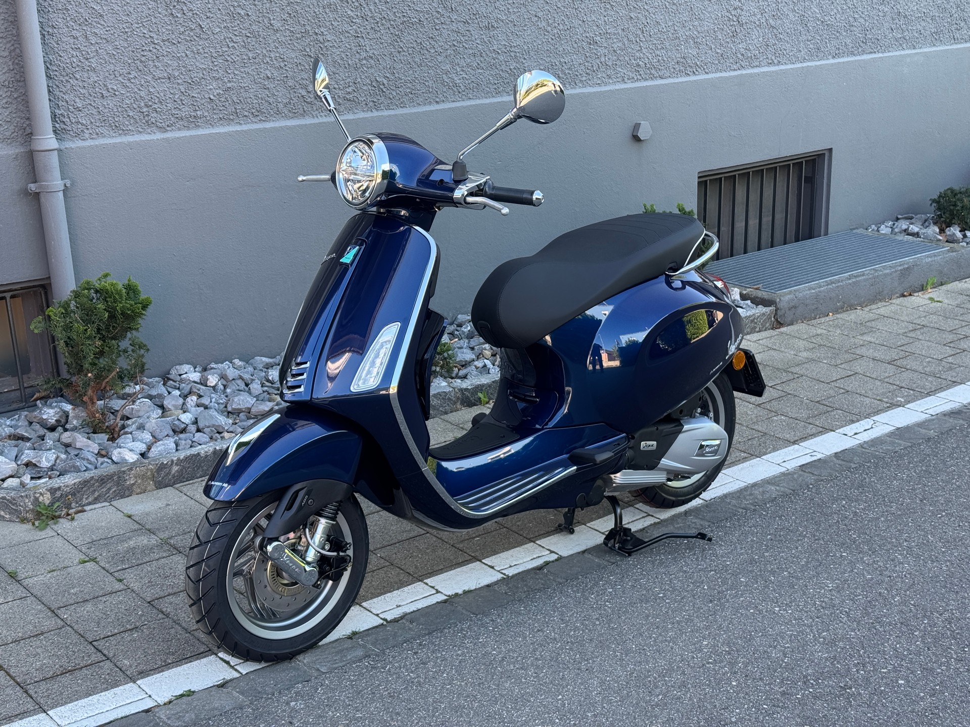 PIAGGIO Vespa 125 Primavera 2026 Keyless Go & LCD Display-image-0