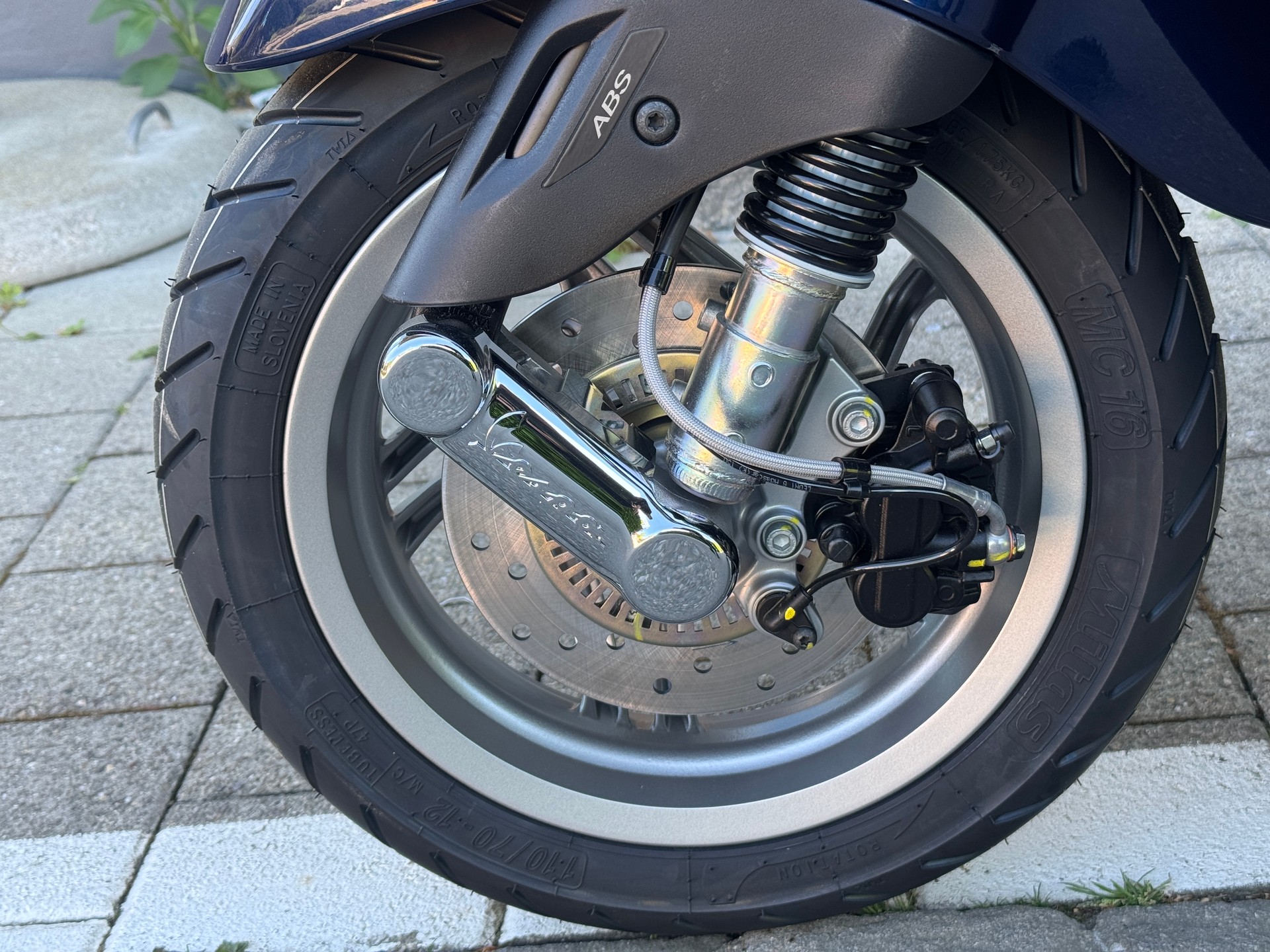 PIAGGIO Vespa 125 Primavera 2026 Keyless Go & LCD Display-image-2