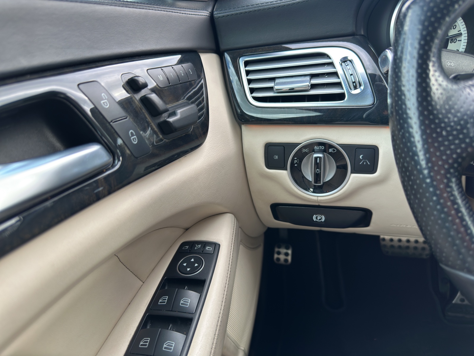 MERCEDES-BENZ CLS 500 4Matic 7G-Tronic-image-20