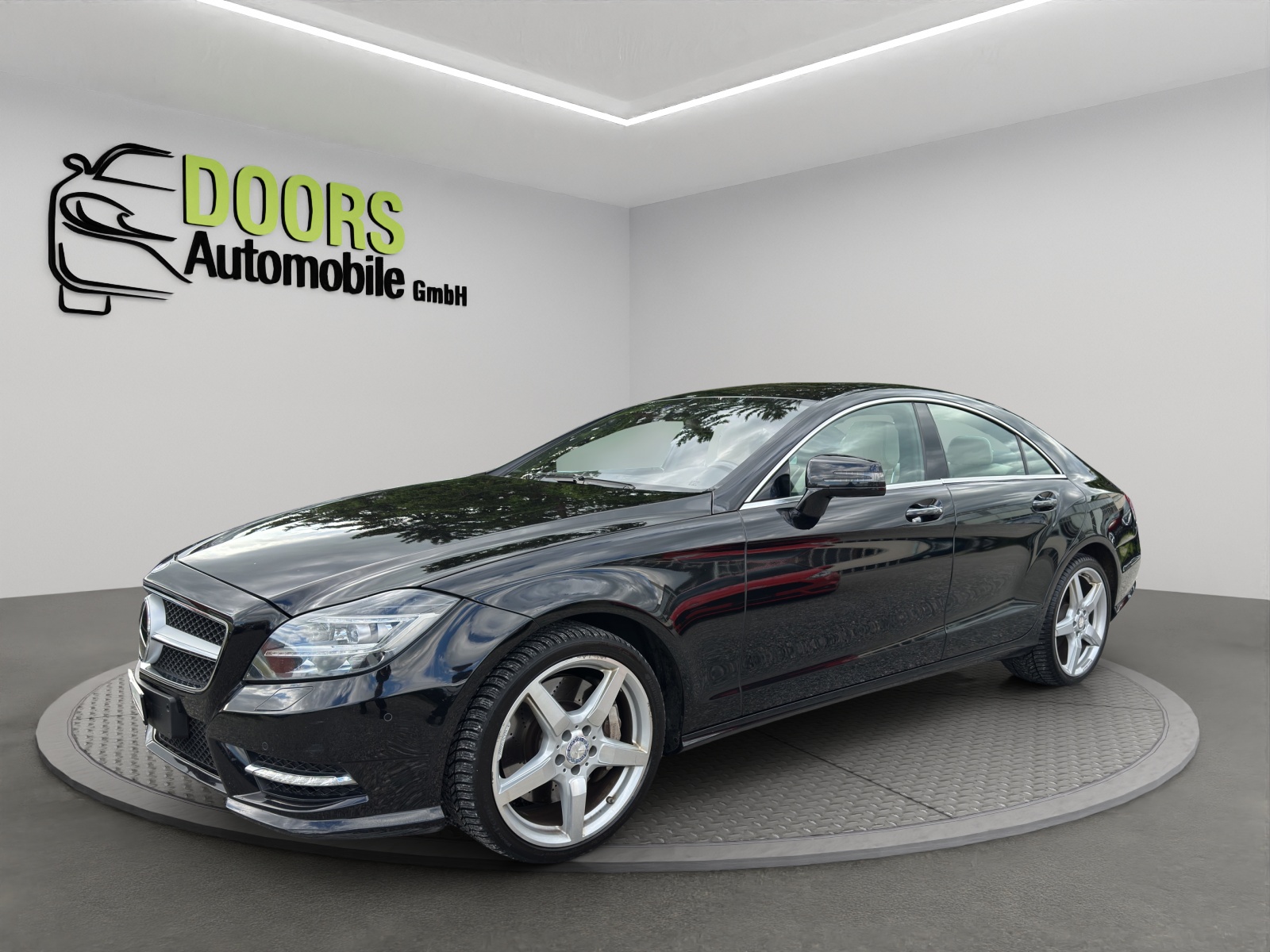 MERCEDES-BENZ CLS 500 4Matic 7G-Tronic-showroom-element-2