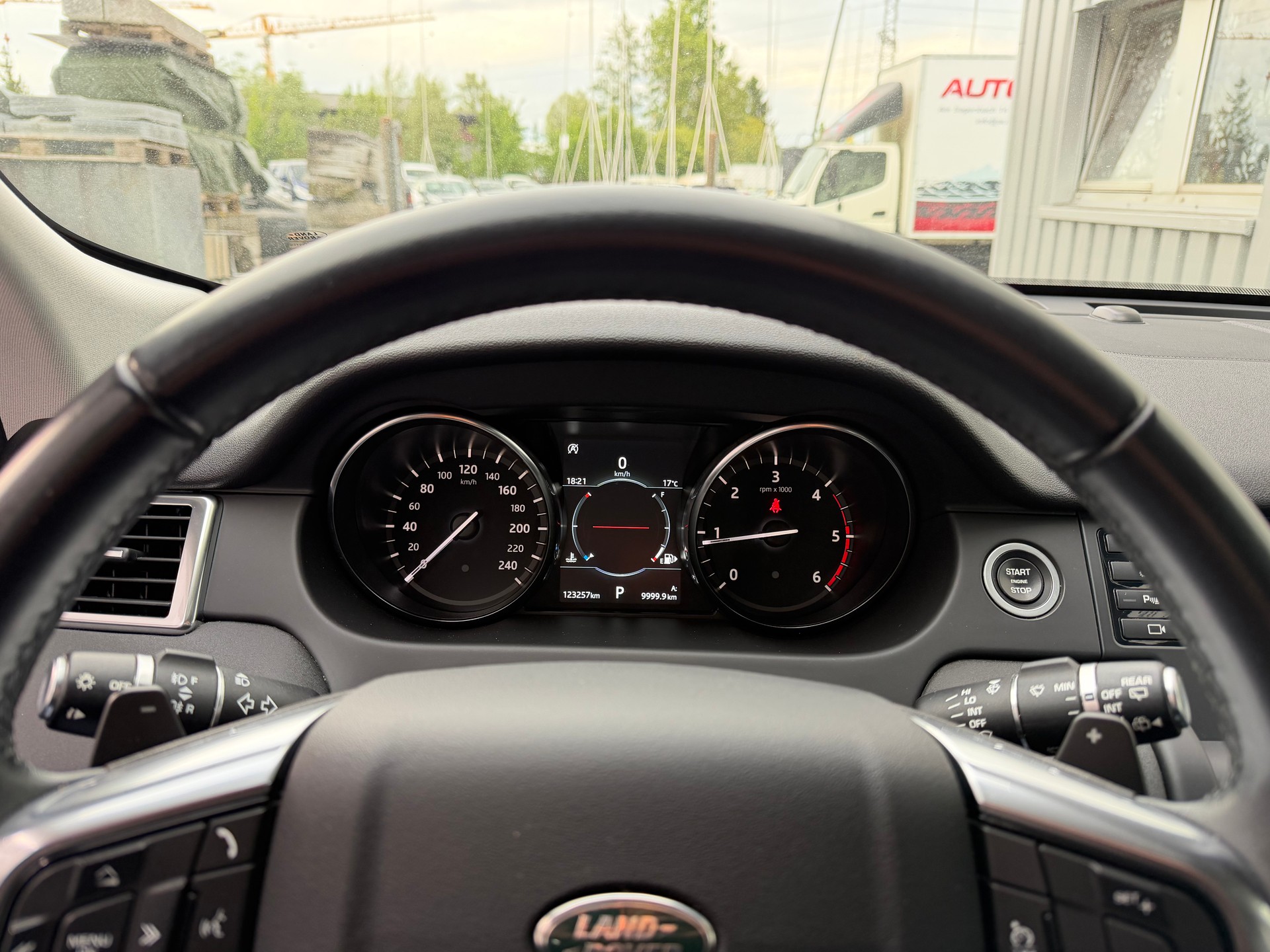 LAND ROVER Discovery Sport 2.0 TD4 Pure AT9-image-10