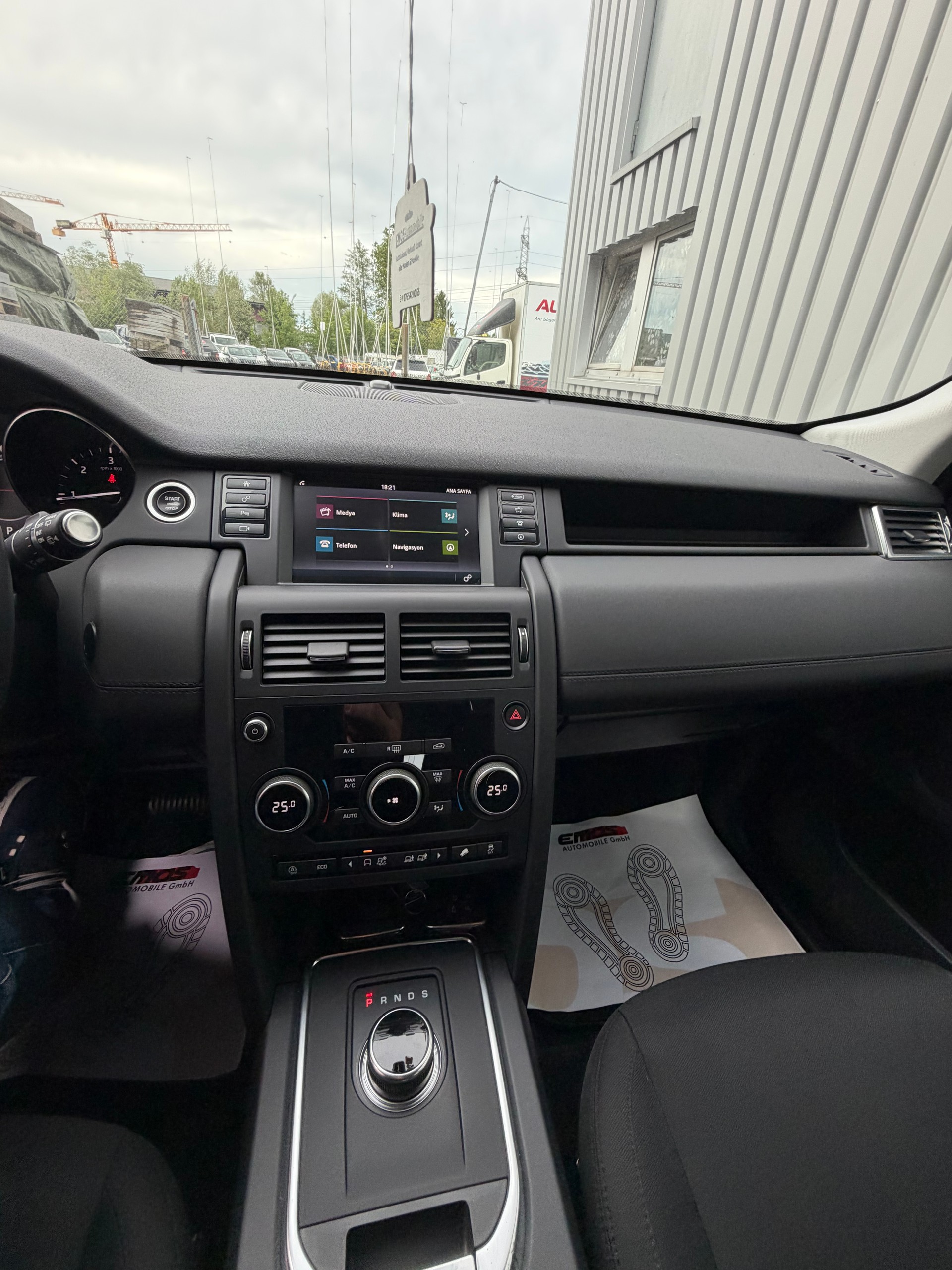 LAND ROVER Discovery Sport 2.0 TD4 Pure AT9-image-15