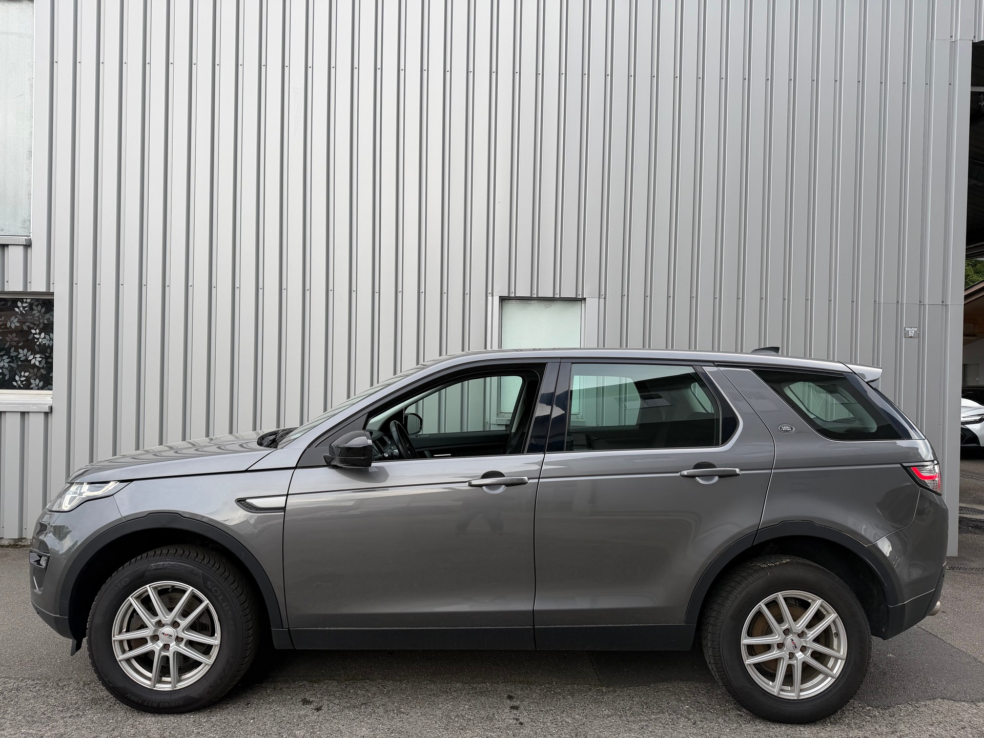 LAND ROVER Discovery Sport 2.0 TD4 Pure AT9-image-3
