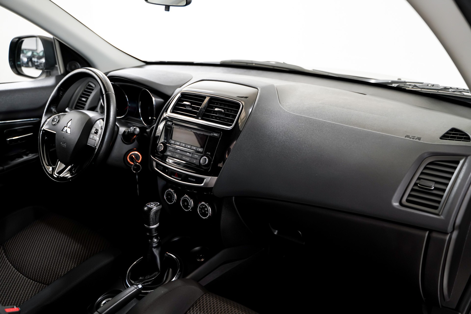 MITSUBISHI ASX 1.6 DID Pure 4WD-image-15