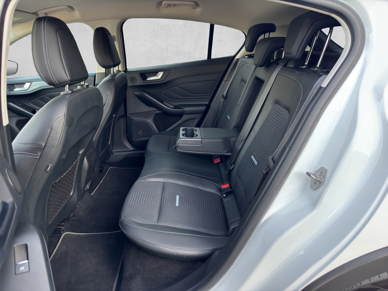 FORD Focus 1.0 SCTi Active-image-10