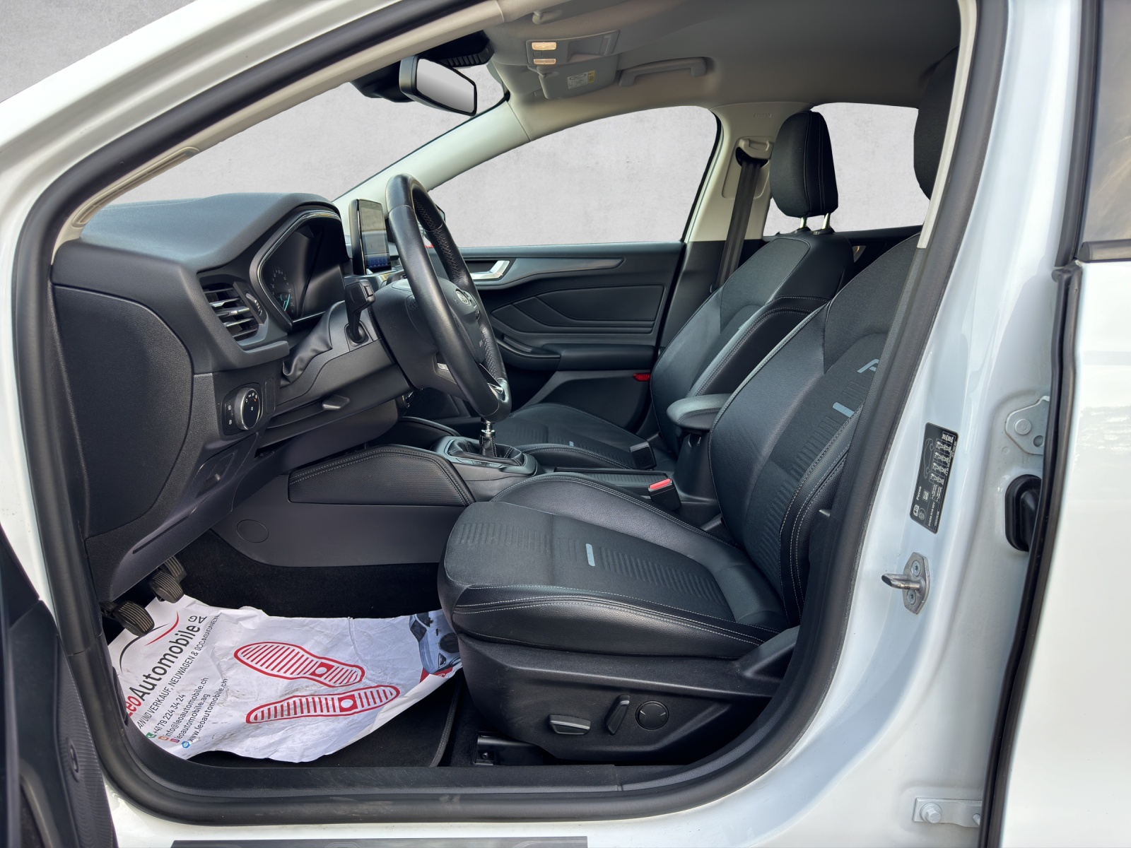 FORD Focus 1.0 SCTi Active-image-8