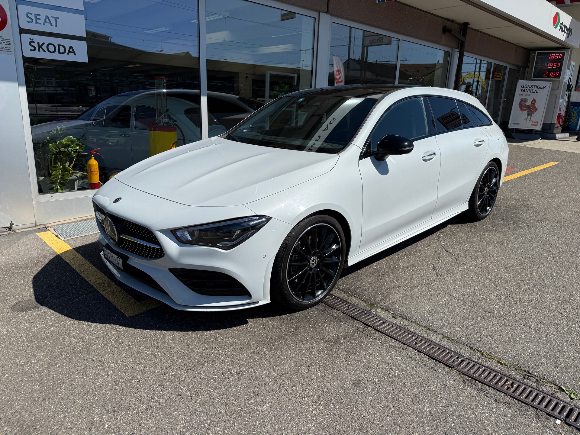 MERCEDES-BENZ Facelift CLA Shooting Brake 200 AMG Line 7G-DCT 67% Rabatt-image-1