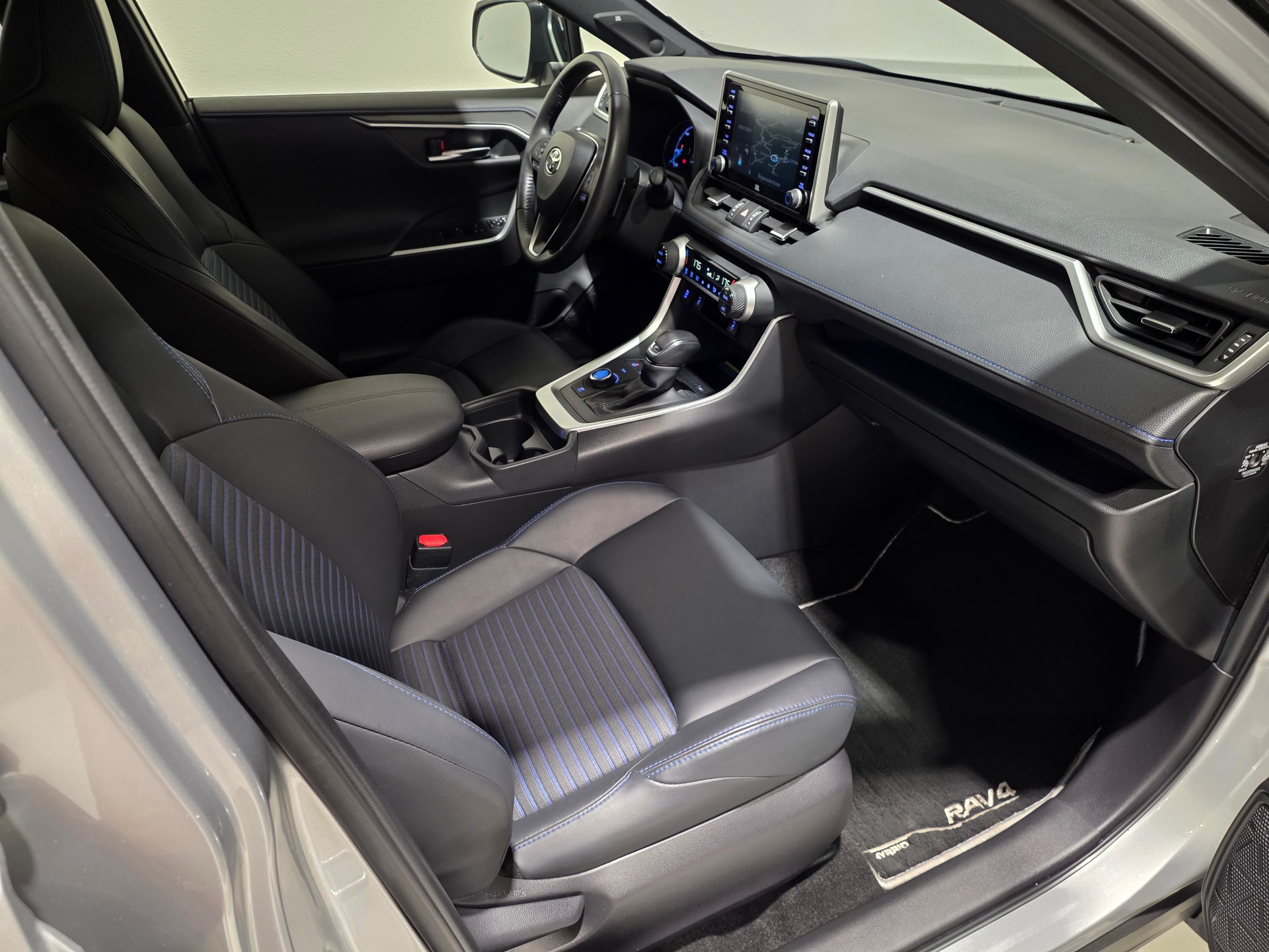 TOYOTA RAV-4 2.5 HSD Style e-CVT 4WD-image-21